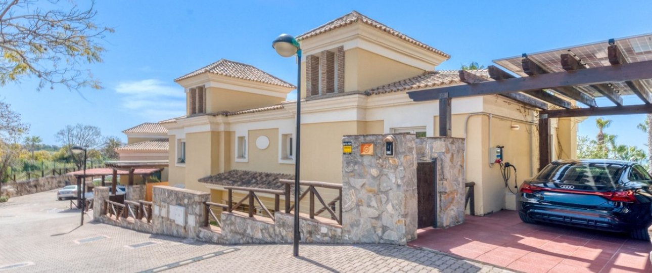 Resale - Villa - Marbella - Santa Clara