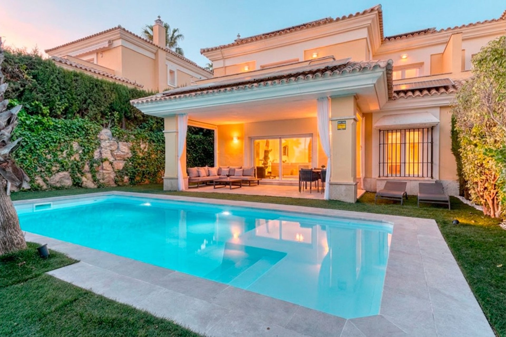 Resale - Villa - Marbella - Santa Clara