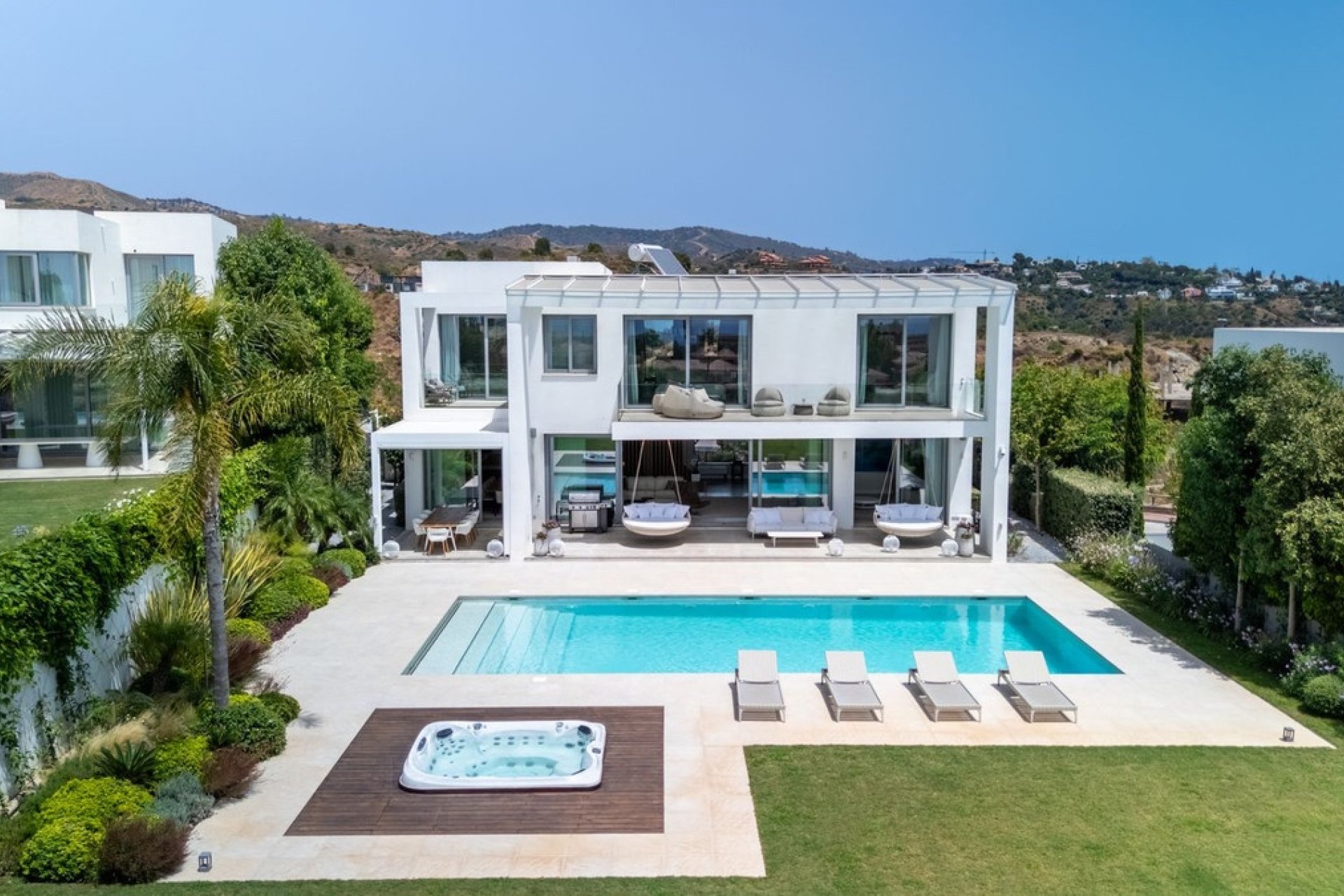 Resale - Villa - Marbella - Santa Clara