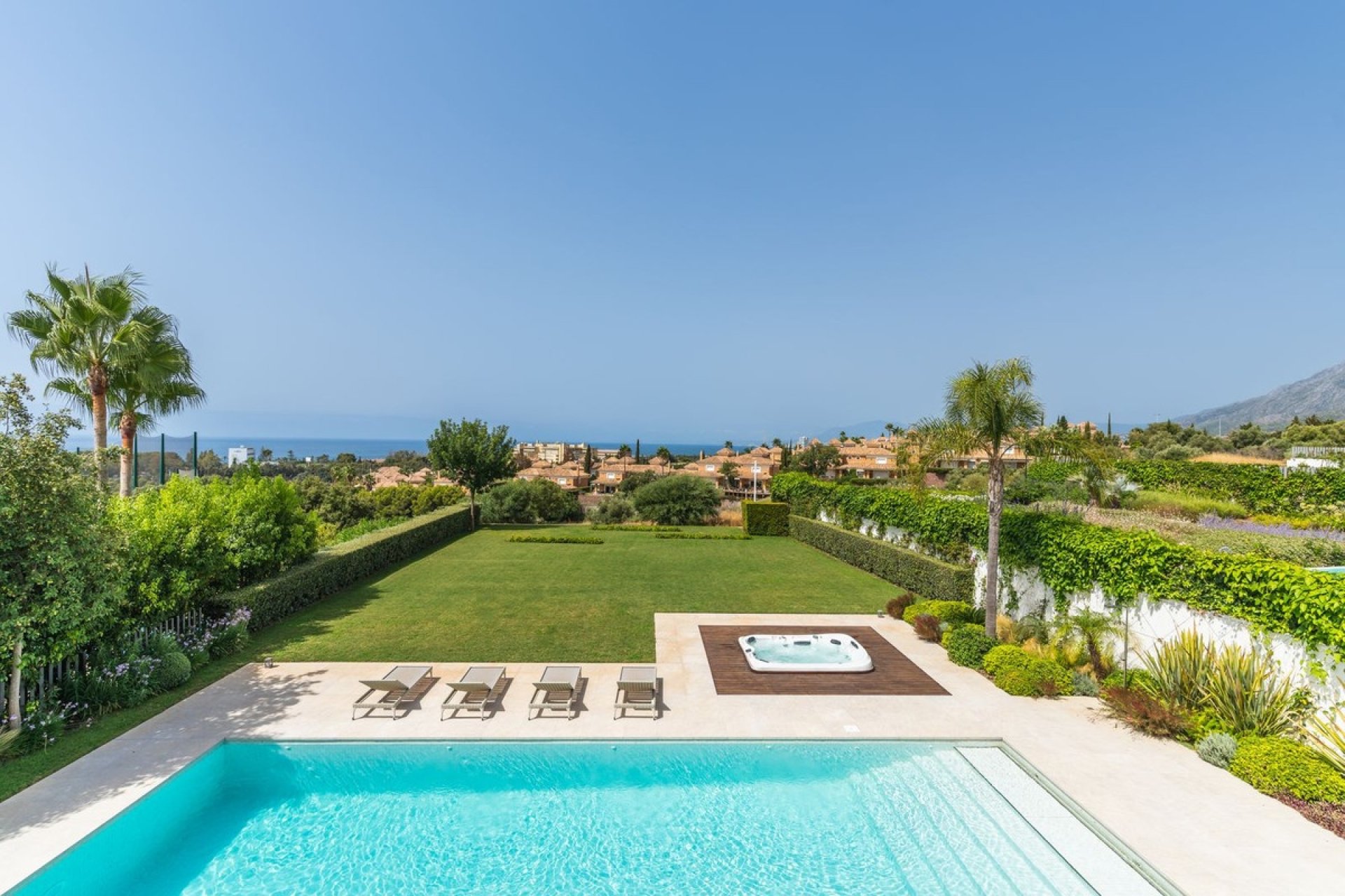 Resale - Villa - Marbella - Santa Clara