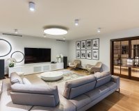 Resale - Villa - Marbella - Santa Clara