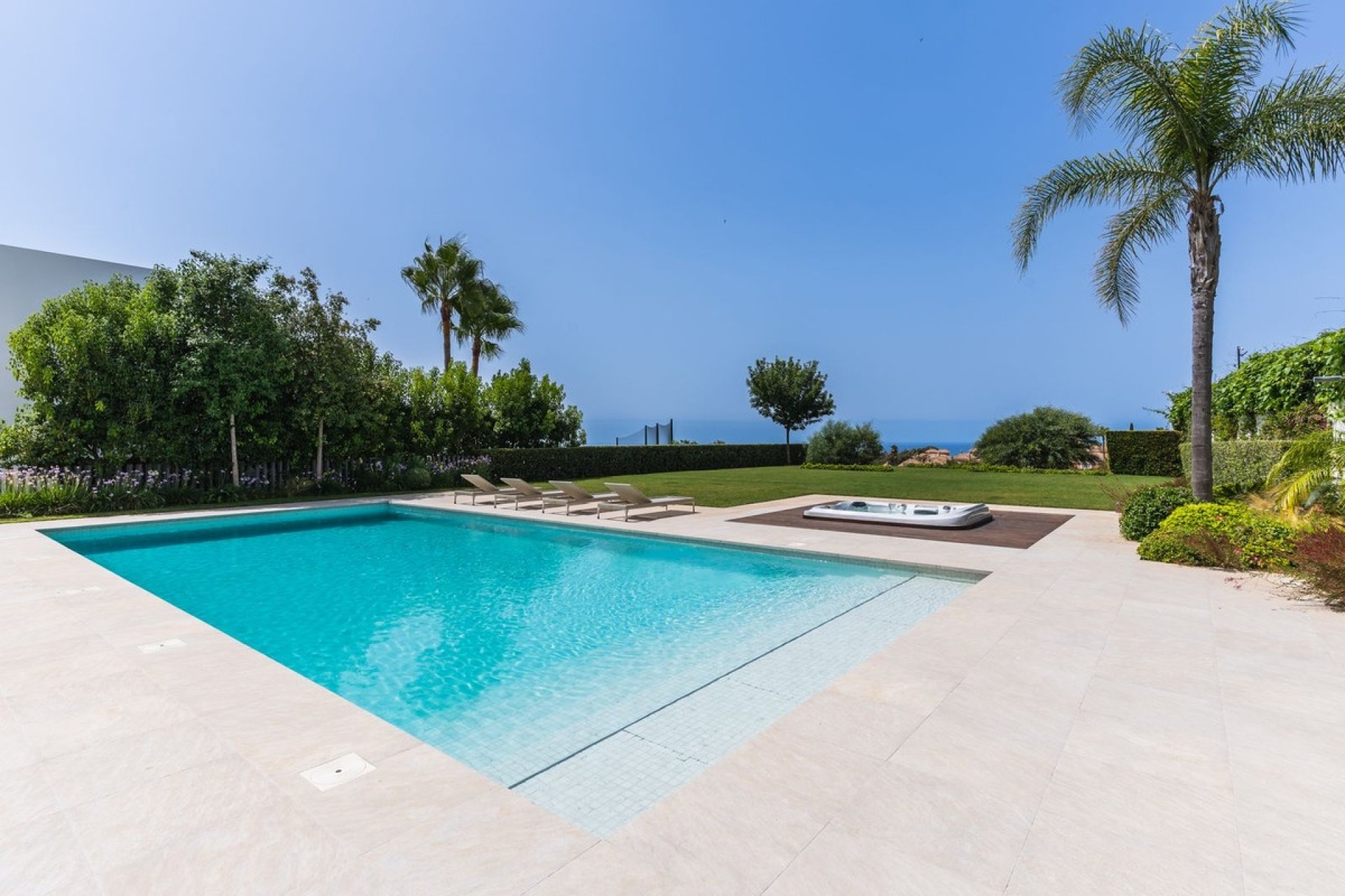 Resale - Villa - Marbella - Santa Clara