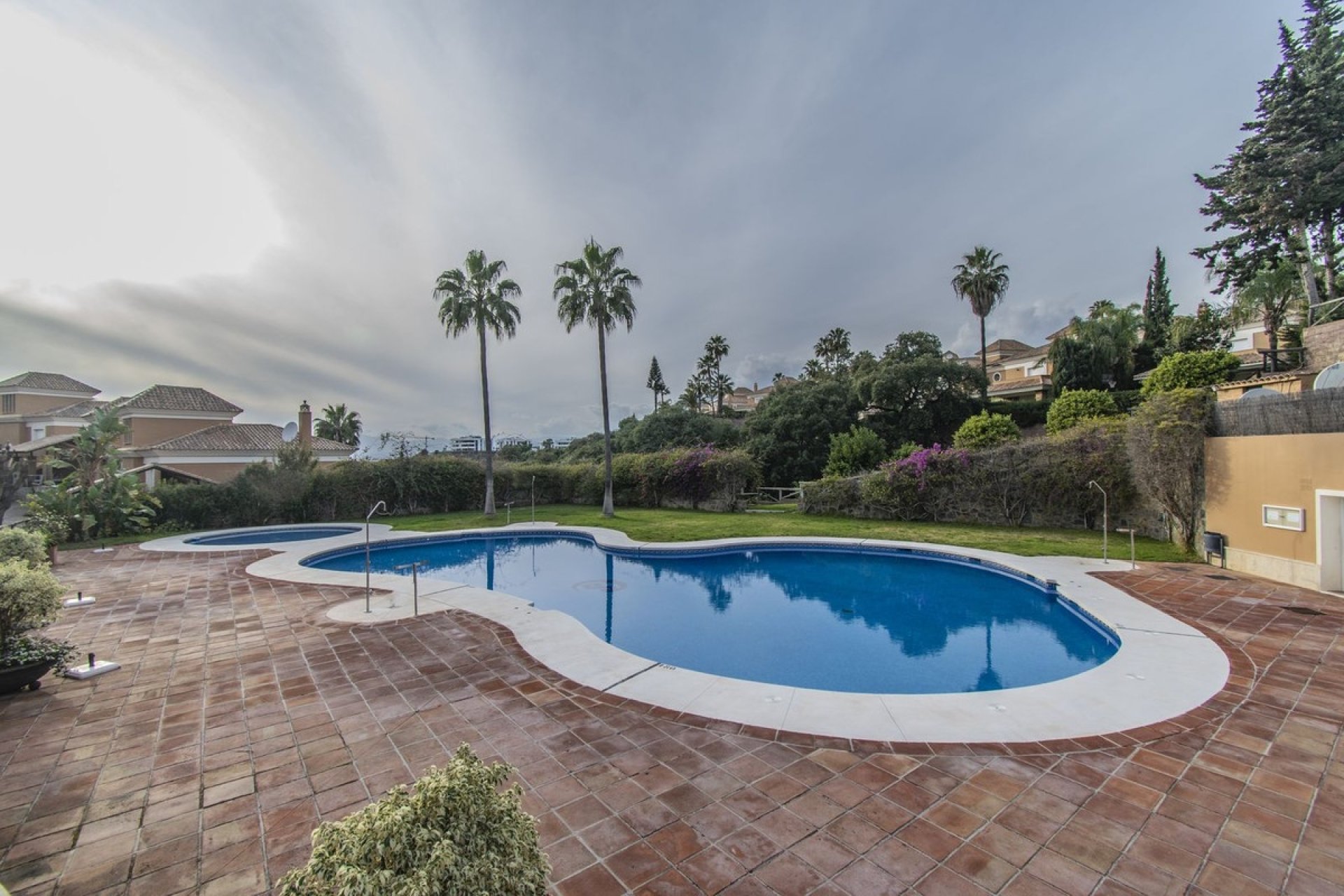 Resale - Villa - Marbella - Santa Clara