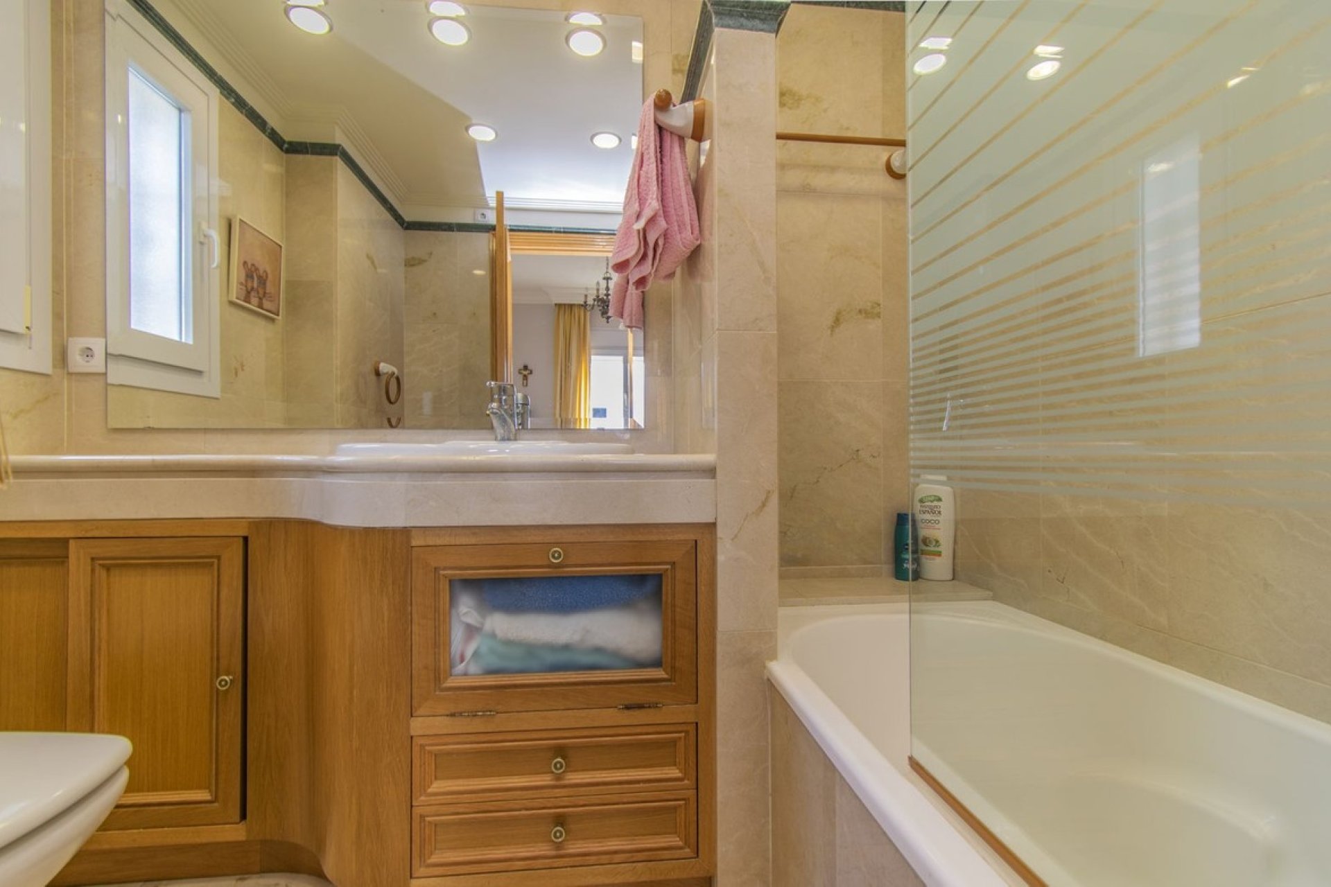 Resale - Villa - Marbella - Santa Clara
