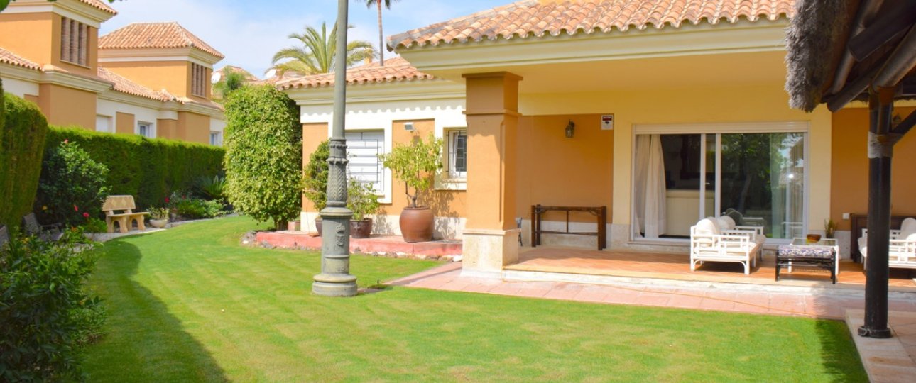 Resale - Villa - Marbella - Santa Clara