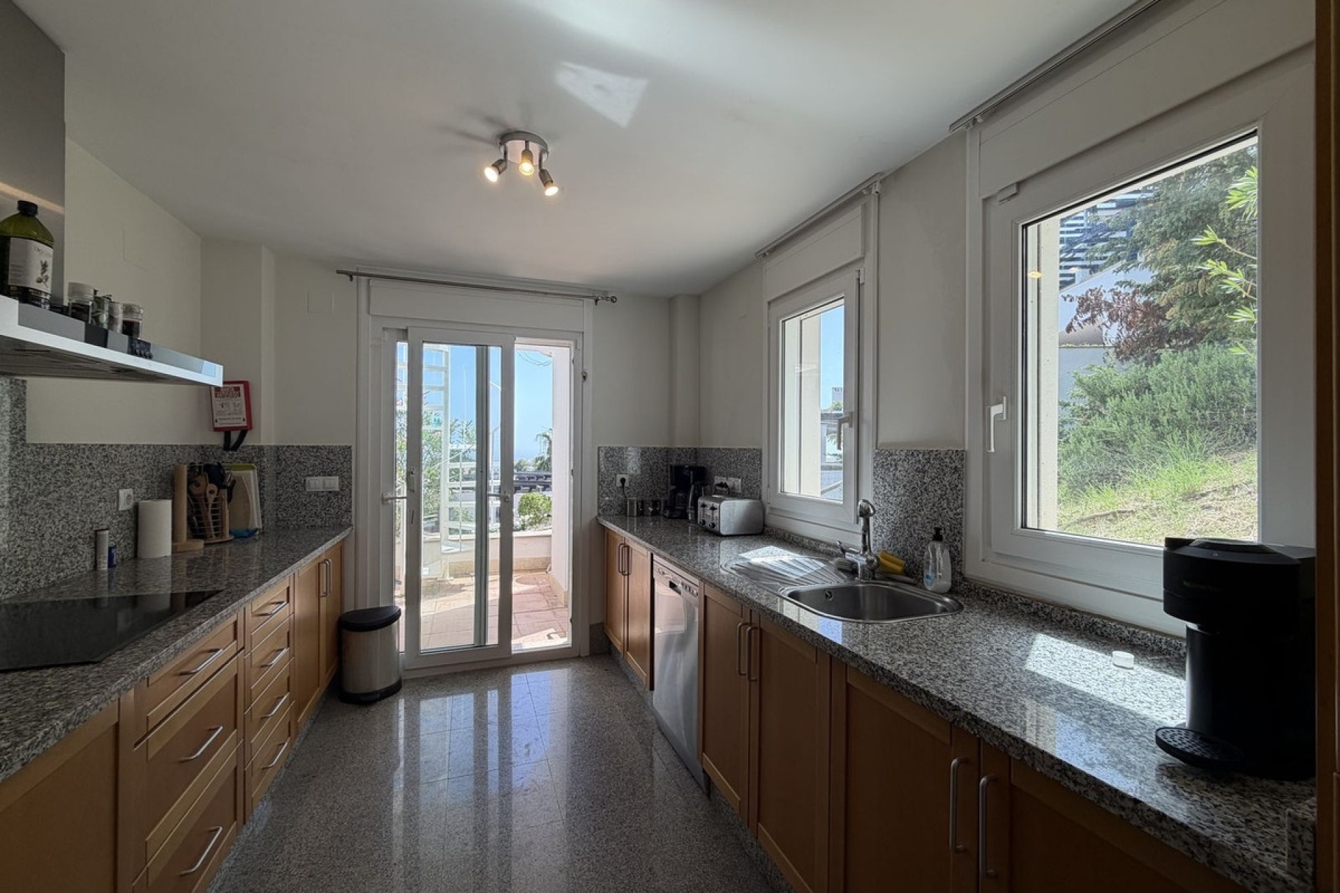 Resale - Villa - Marbella - Santa Clara