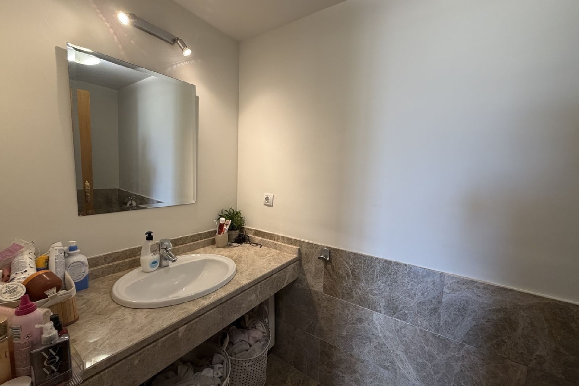 Resale - Villa - Marbella - Santa Clara