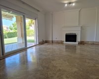Resale - Villa - Marbella - Santa Clara