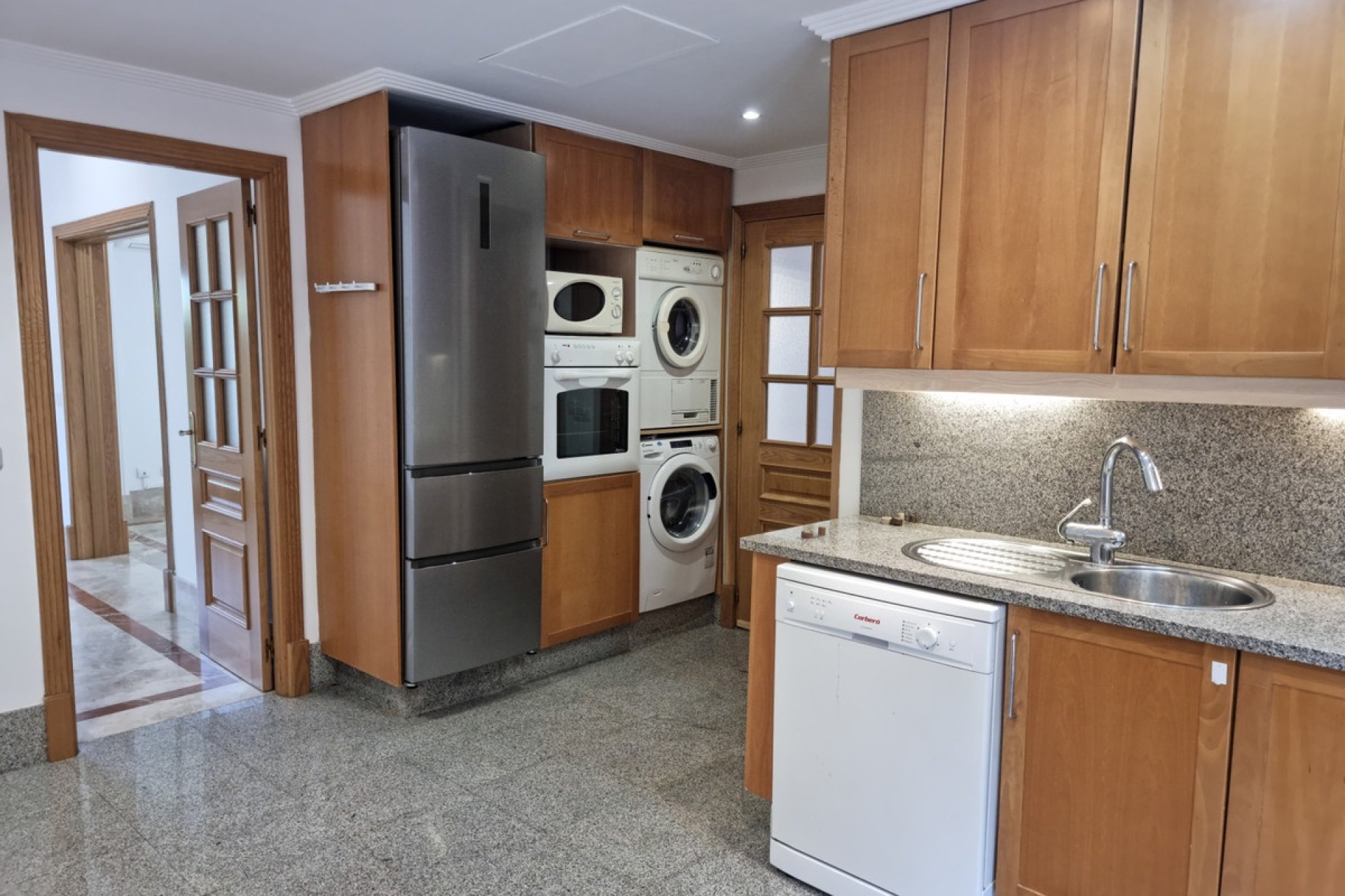 Resale - Villa - Marbella - Santa Clara