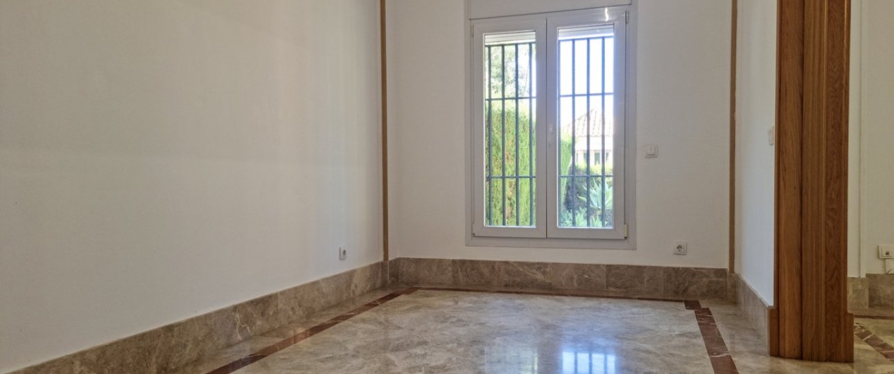 Resale - Villa - Marbella - Santa Clara