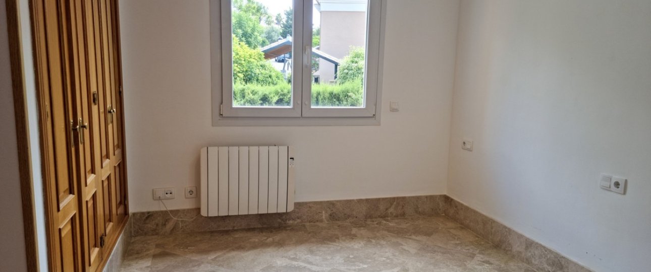Resale - Villa - Marbella - Santa Clara