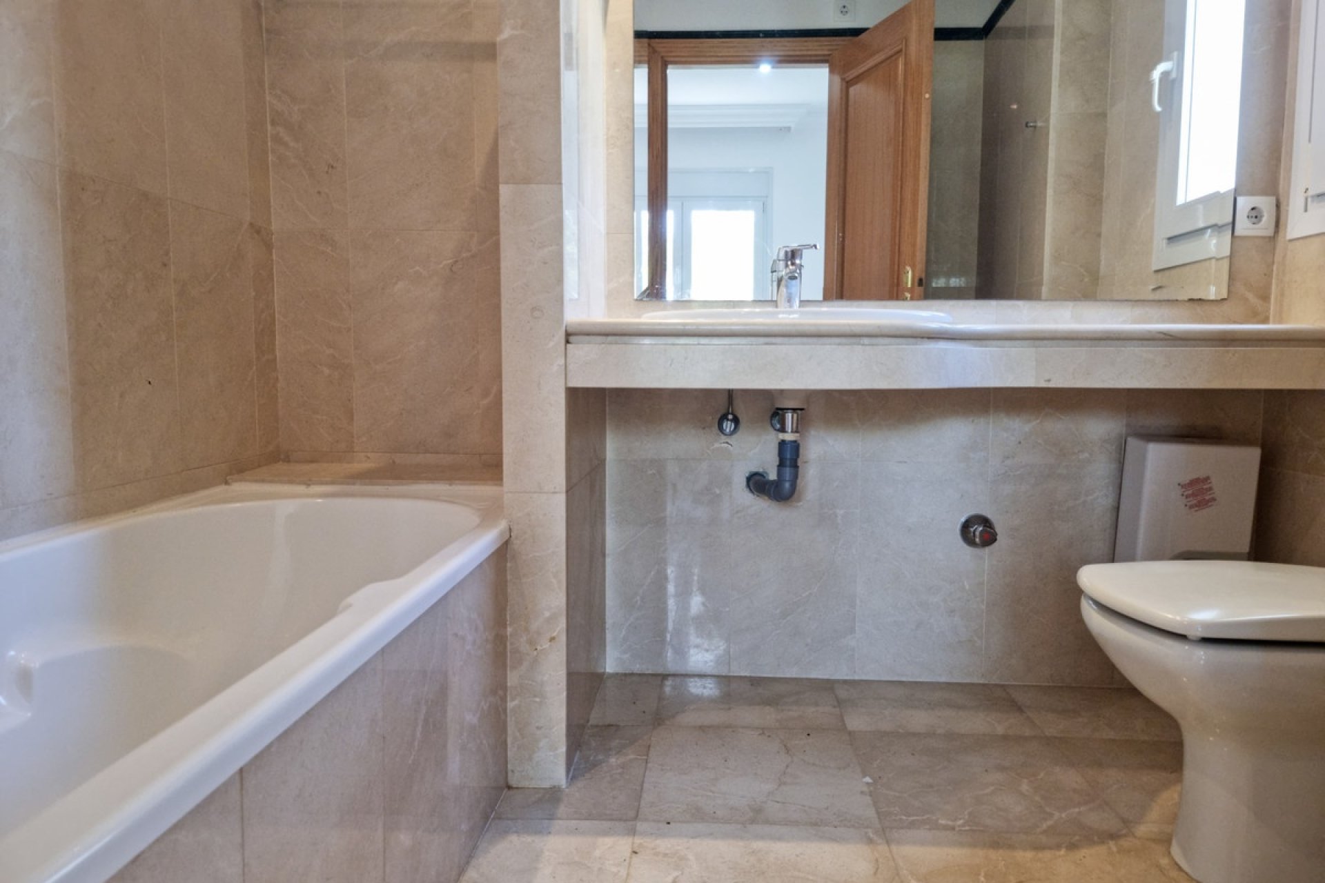 Resale - Villa - Marbella - Santa Clara