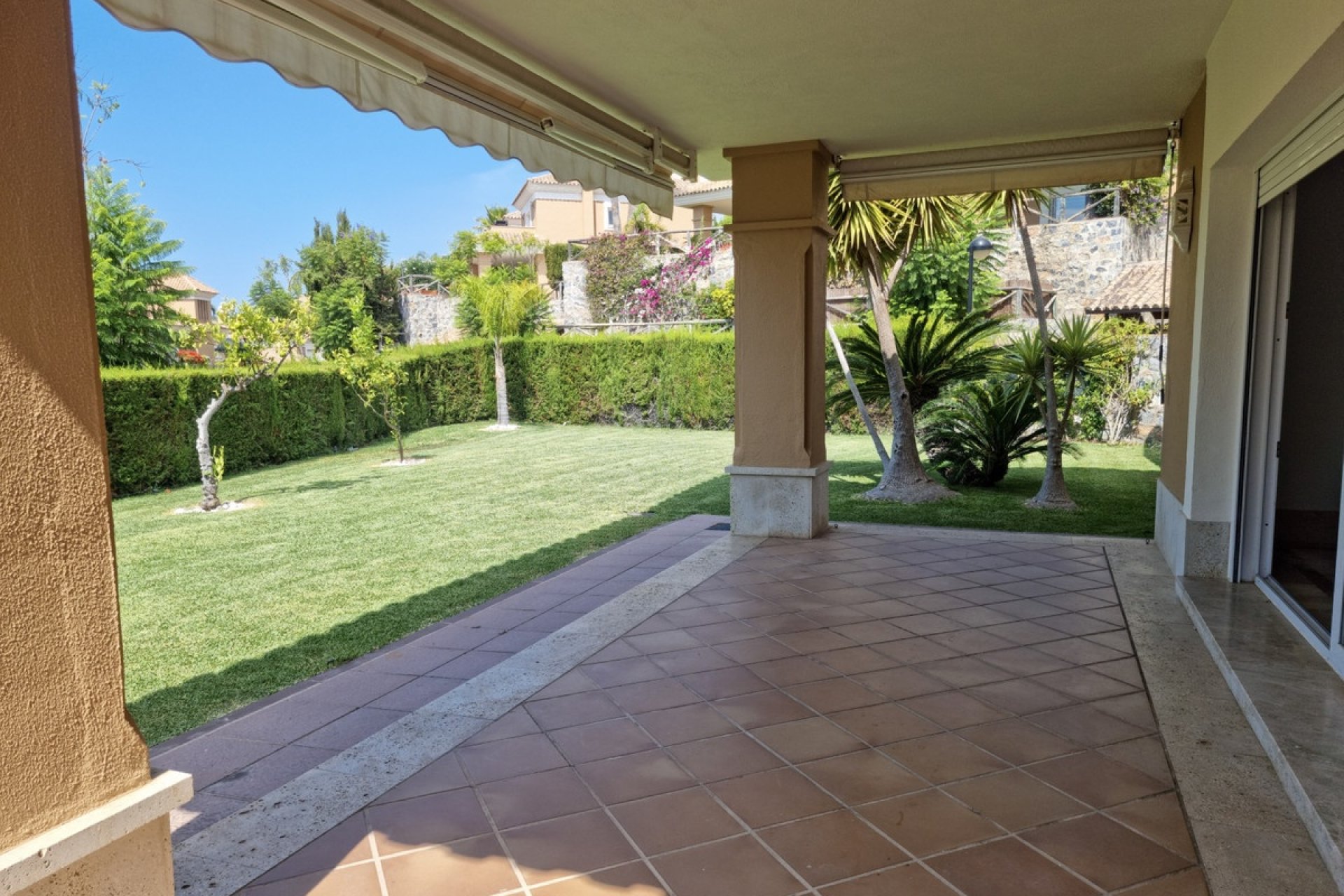 Resale - Villa - Marbella - Santa Clara