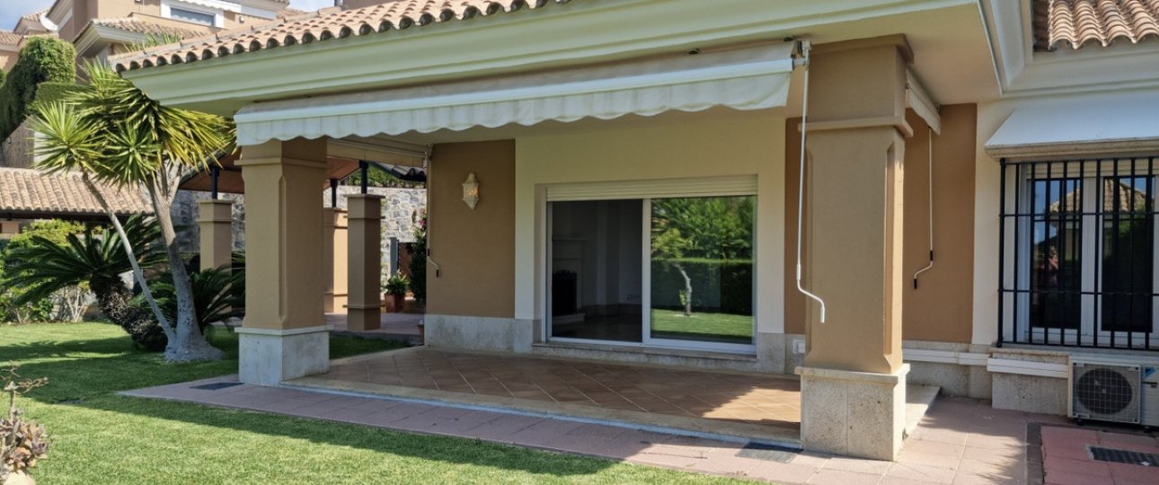 Resale - Villa - Marbella - Santa Clara