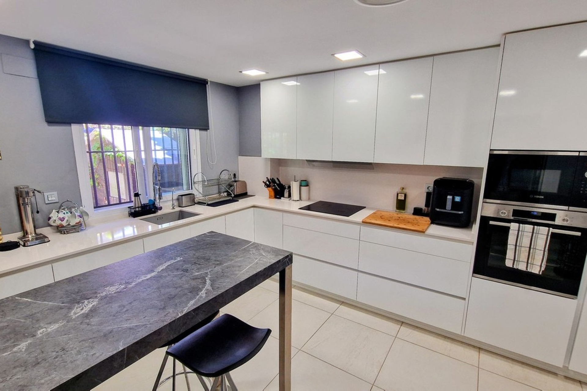 Resale - Villa - Marbella - Santa Clara