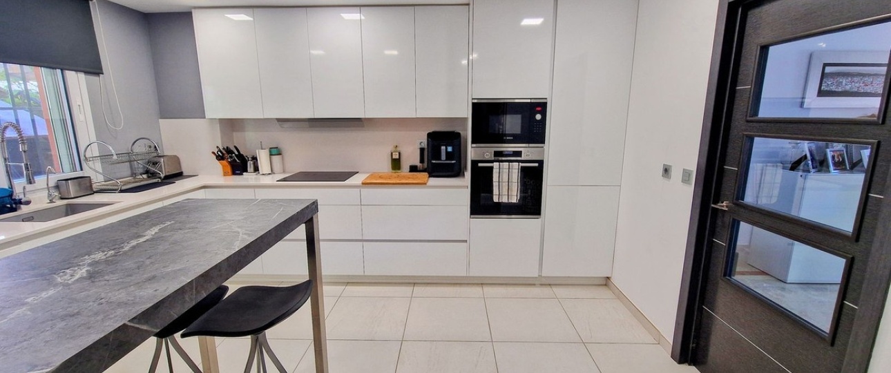 Resale - Villa - Marbella - Santa Clara