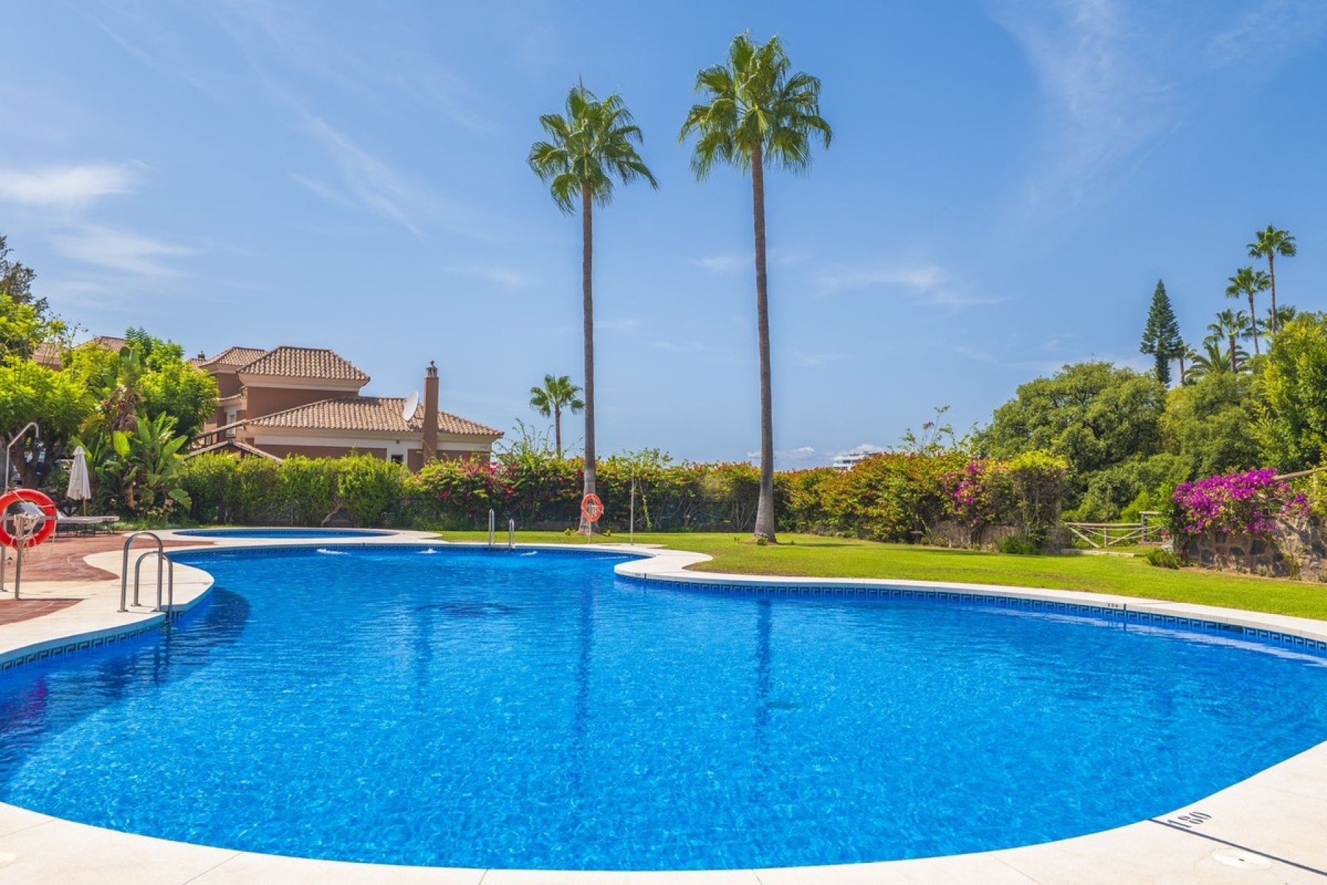 Resale - Villa - Marbella - Santa Clara