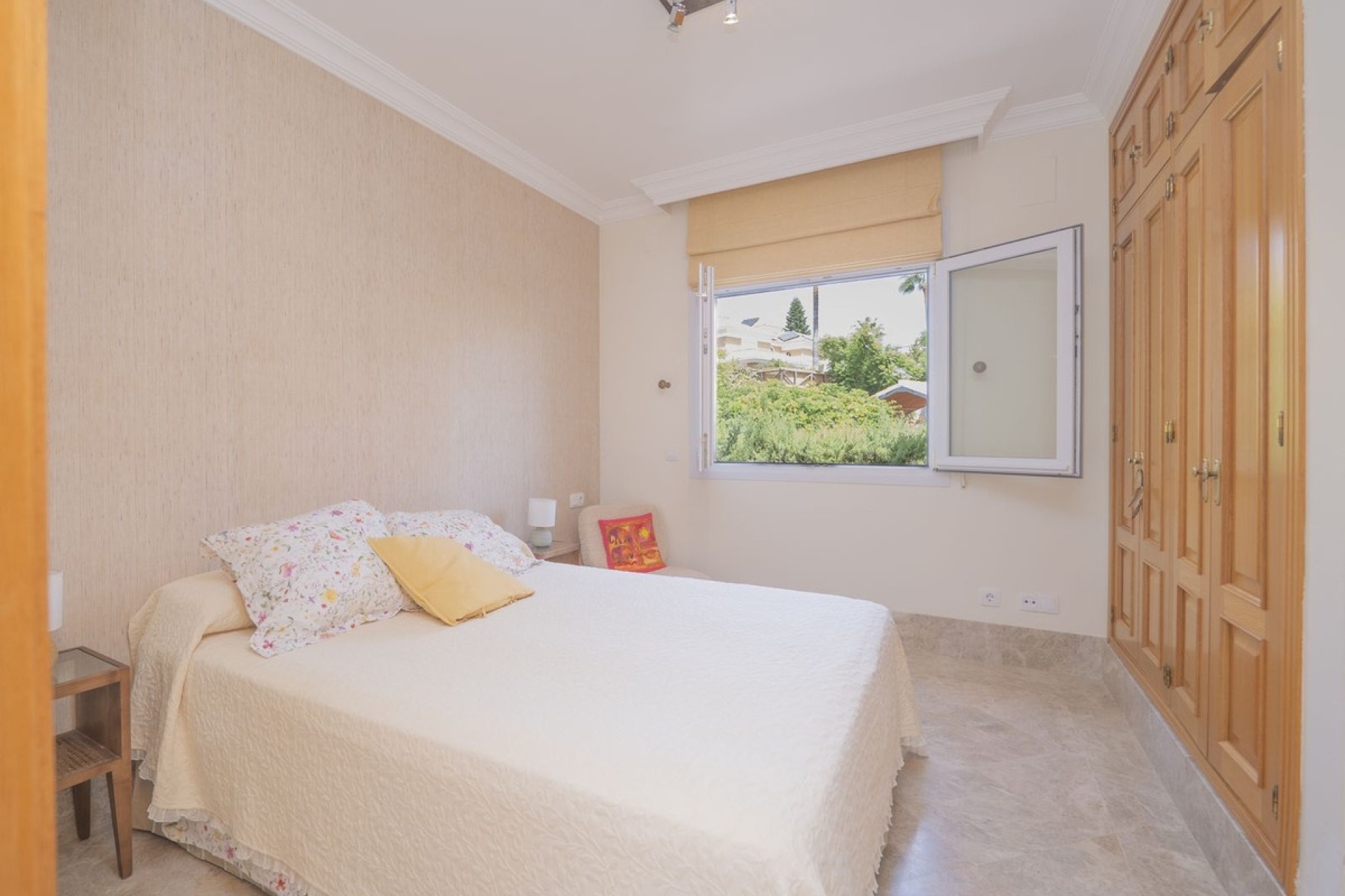 Resale - Villa - Marbella - Santa Clara