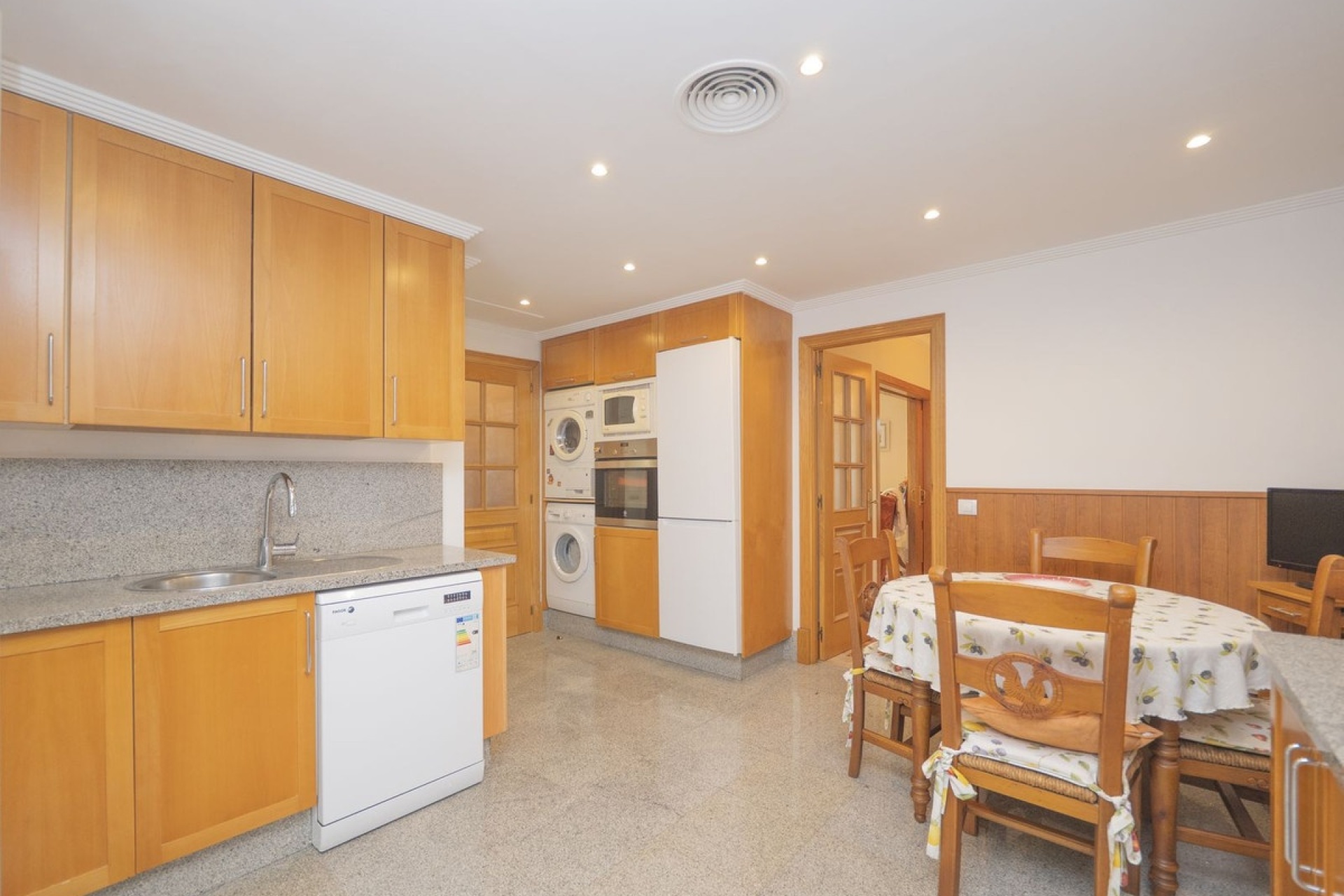 Resale - Villa - Marbella - Santa Clara