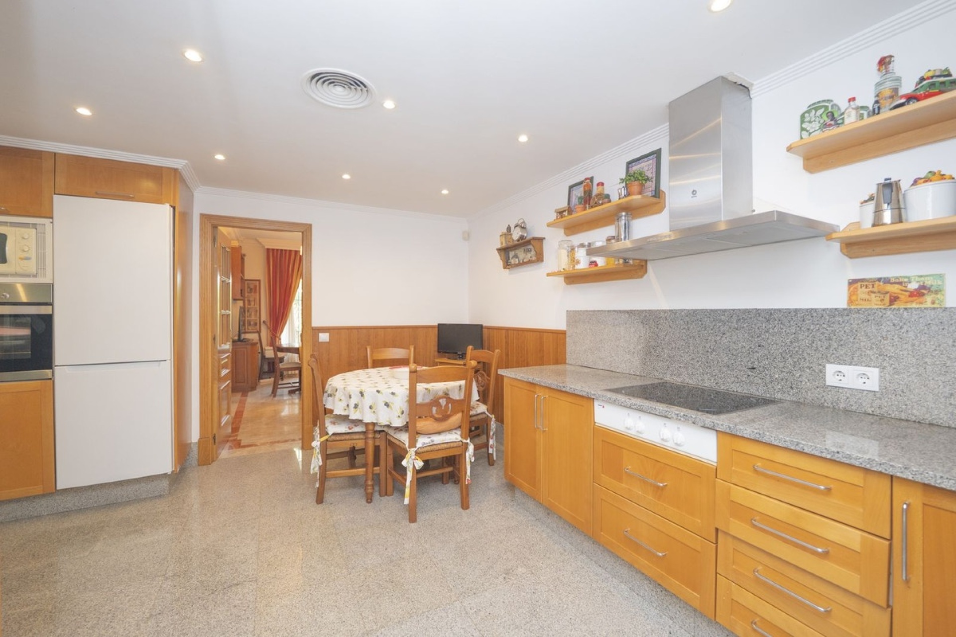 Resale - Villa - Marbella - Santa Clara