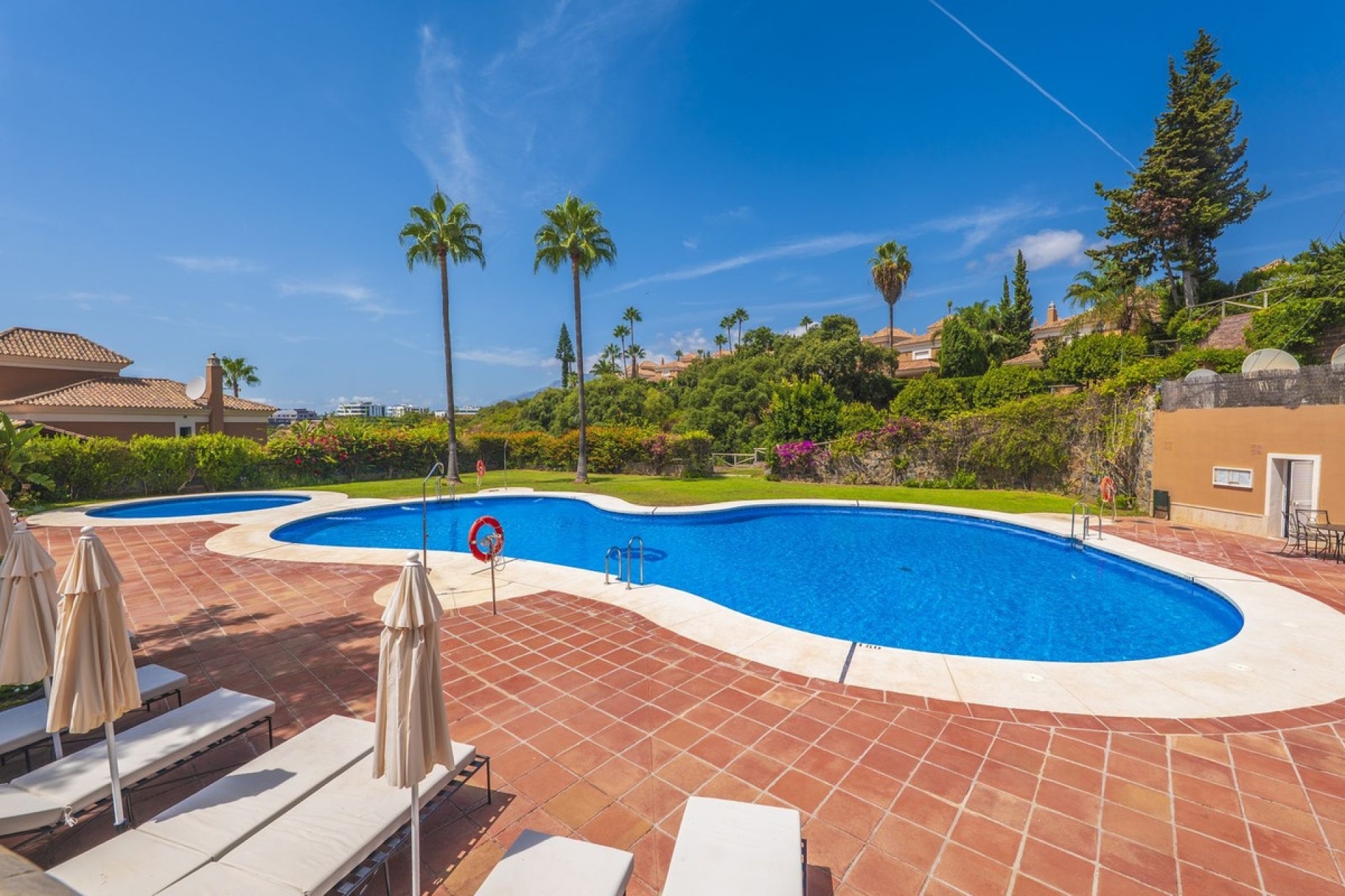 Resale - Villa - Marbella - Santa Clara