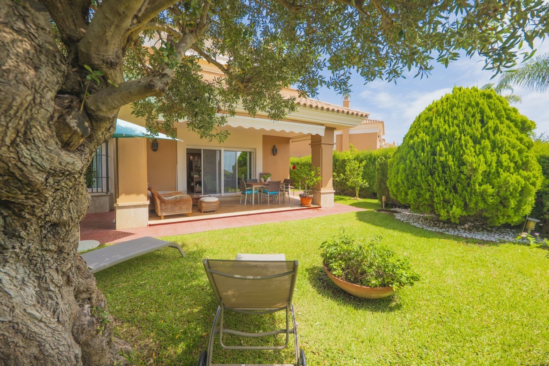 Resale - Villa - Marbella - Santa Clara