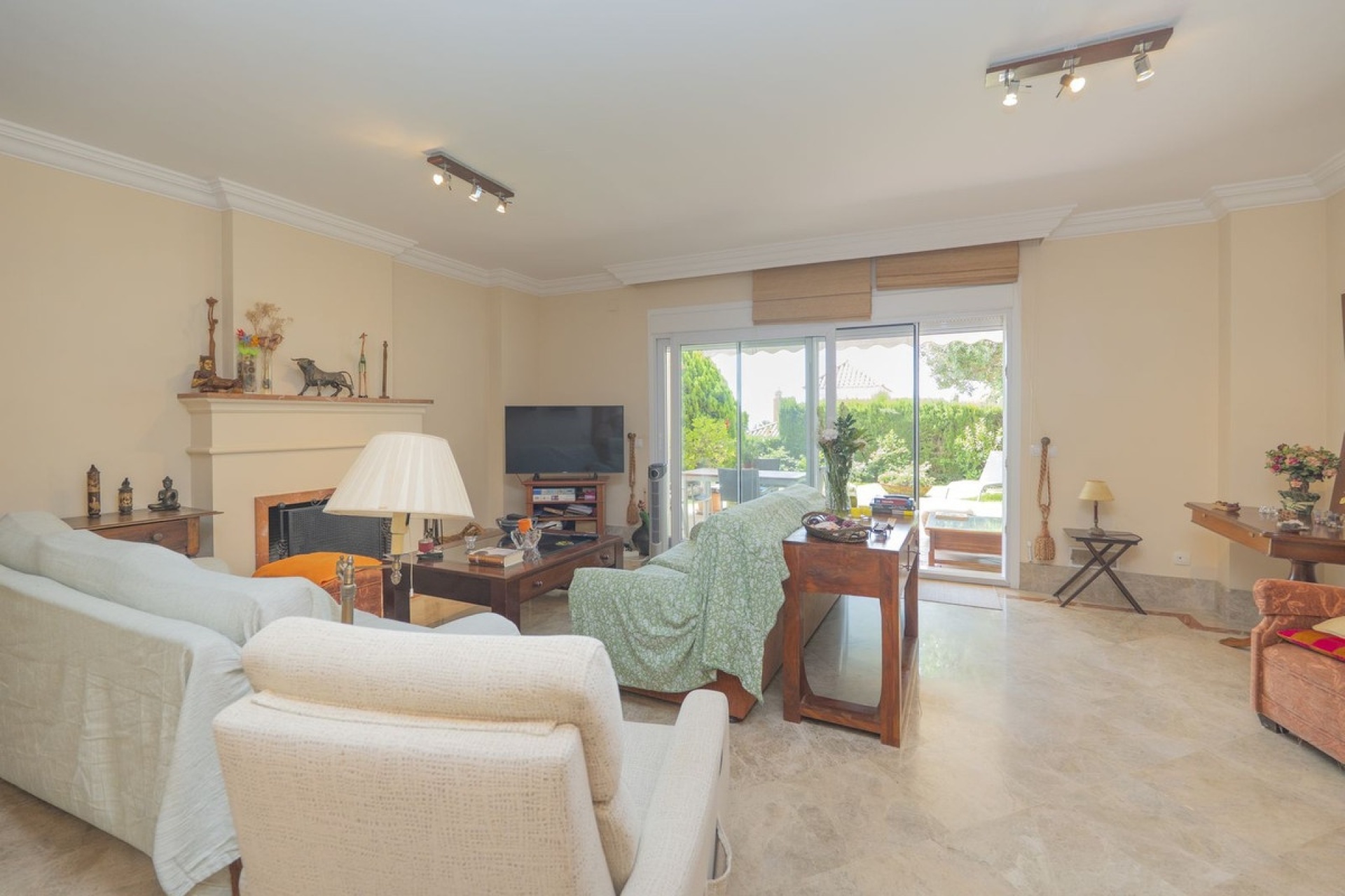 Resale - Villa - Marbella - Santa Clara