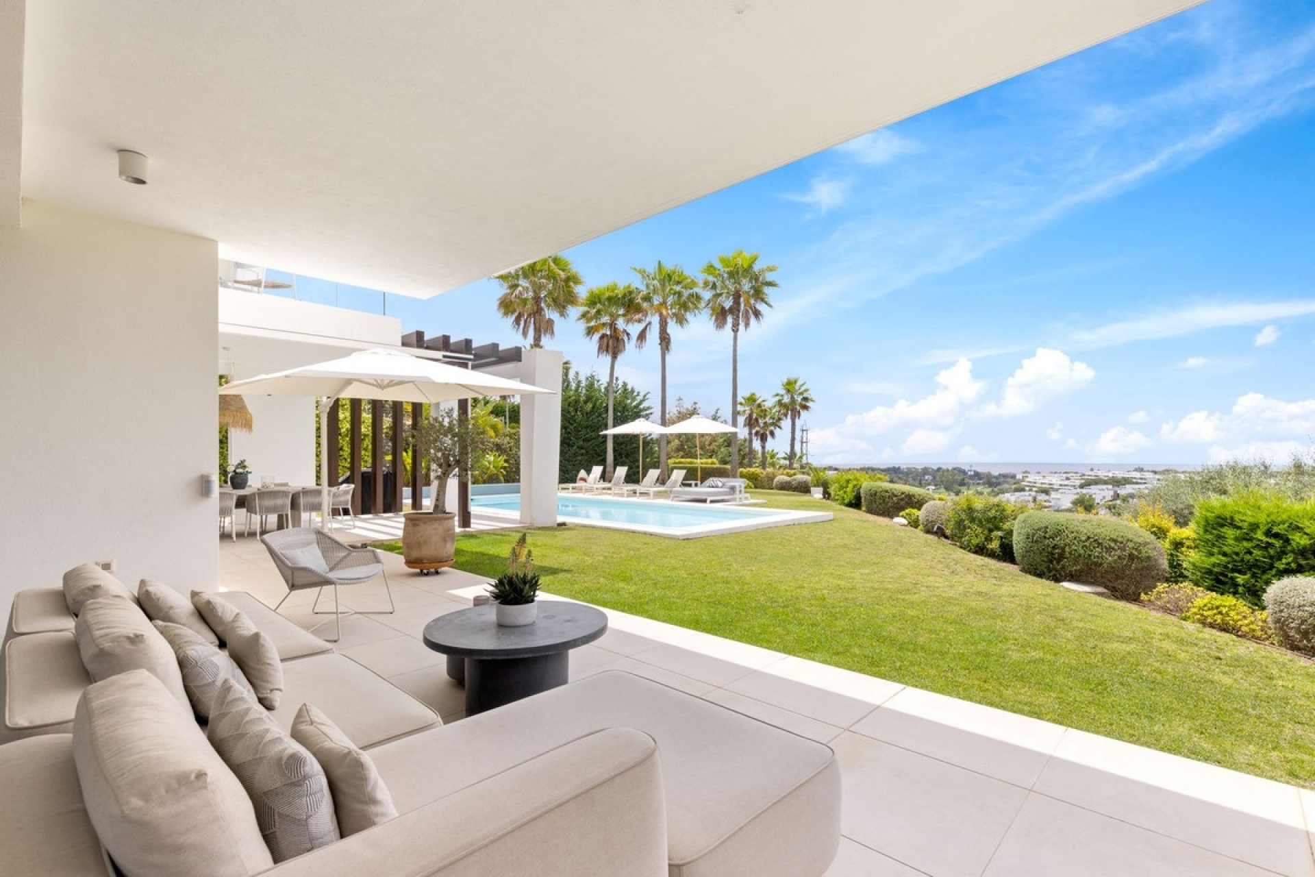Resale - Villa - Marbella - Santa Clara