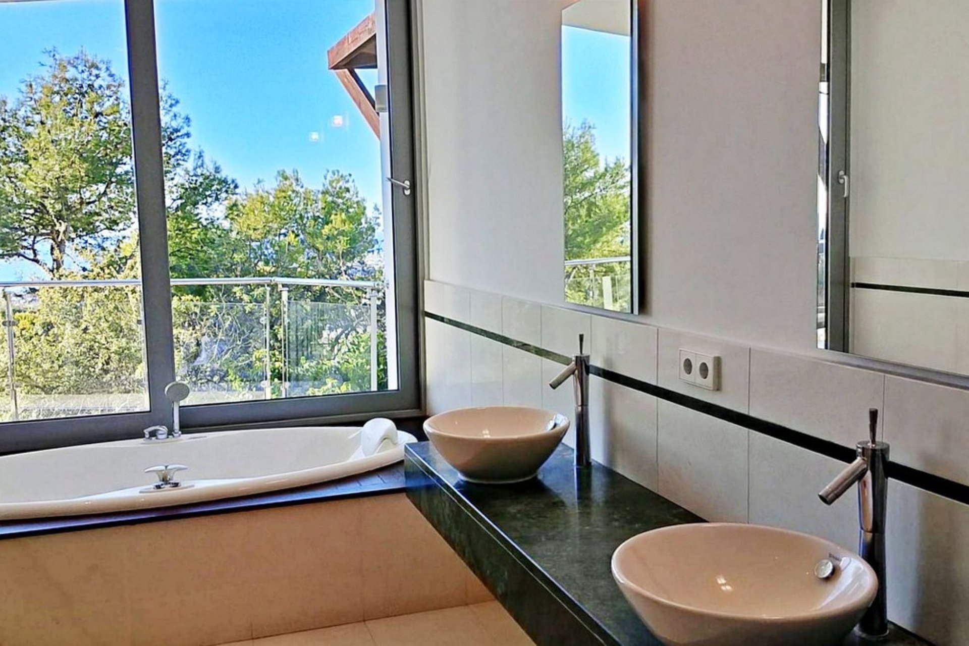 Resale - Villa - Marbella - Sierra Blanca