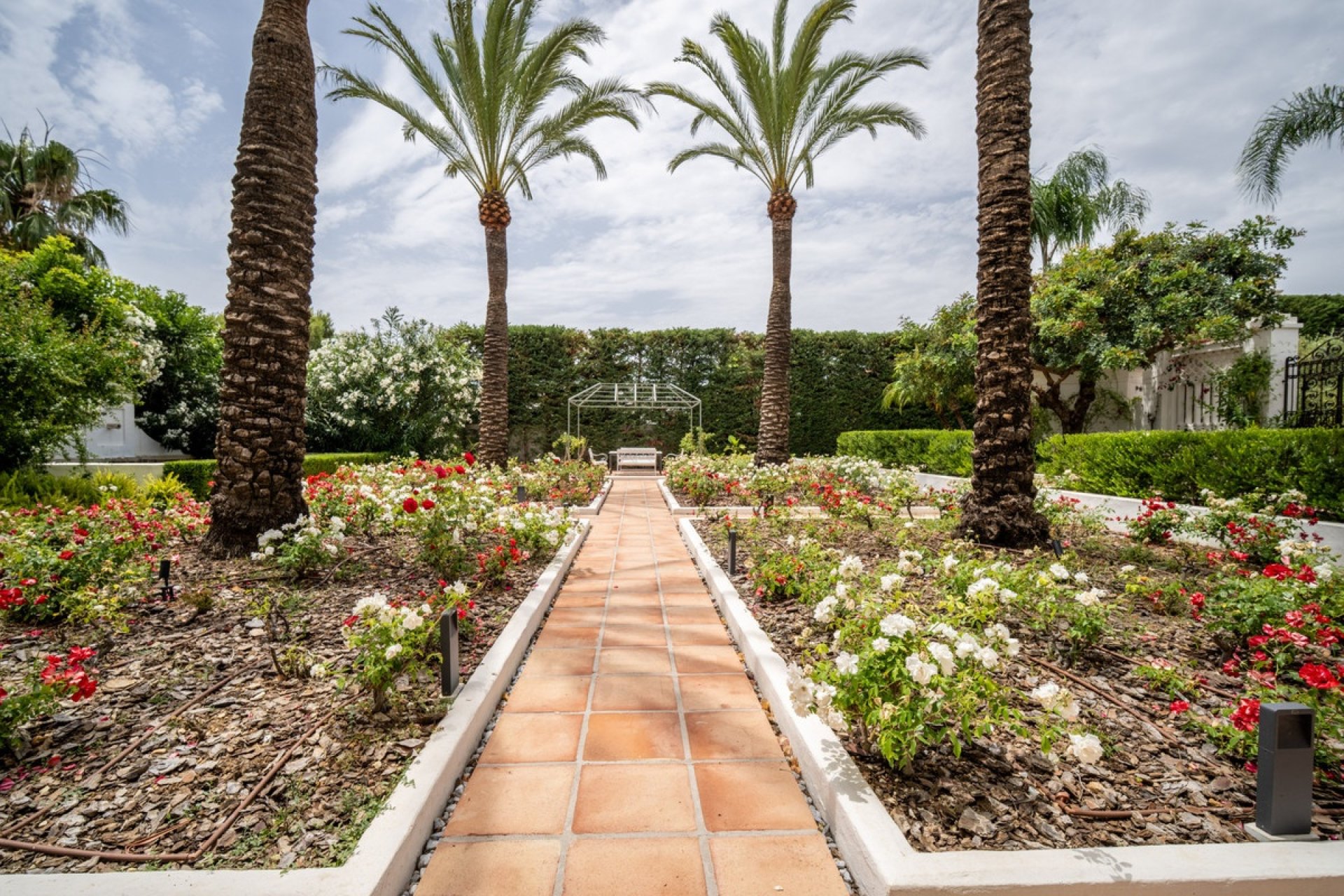 Resale - Villa - Marbella - Sierra Blanca