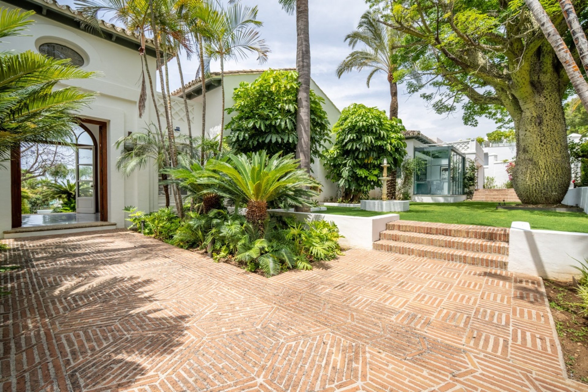 Resale - Villa - Marbella - Sierra Blanca