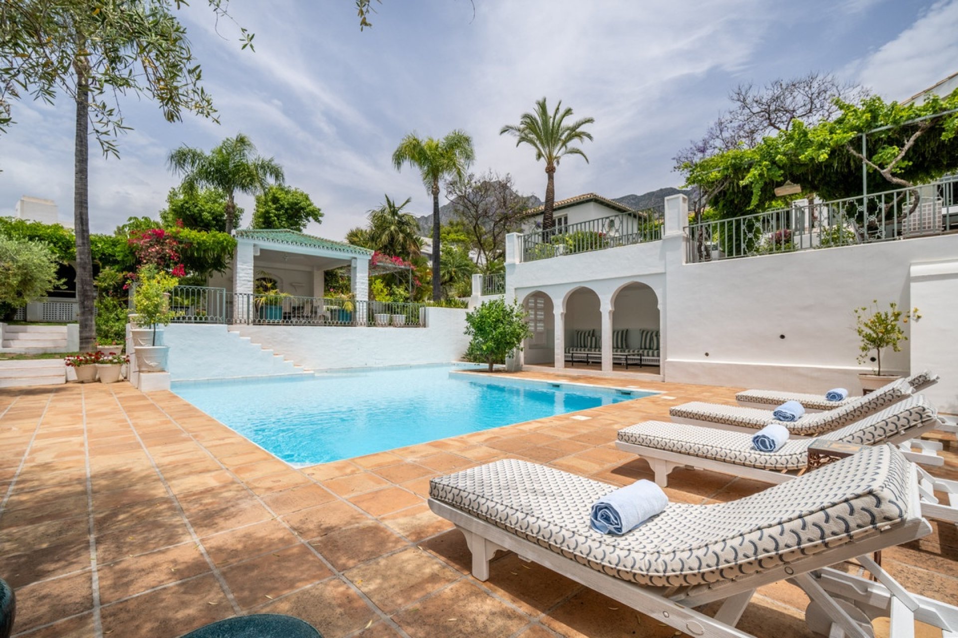 Resale - Villa - Marbella - Sierra Blanca