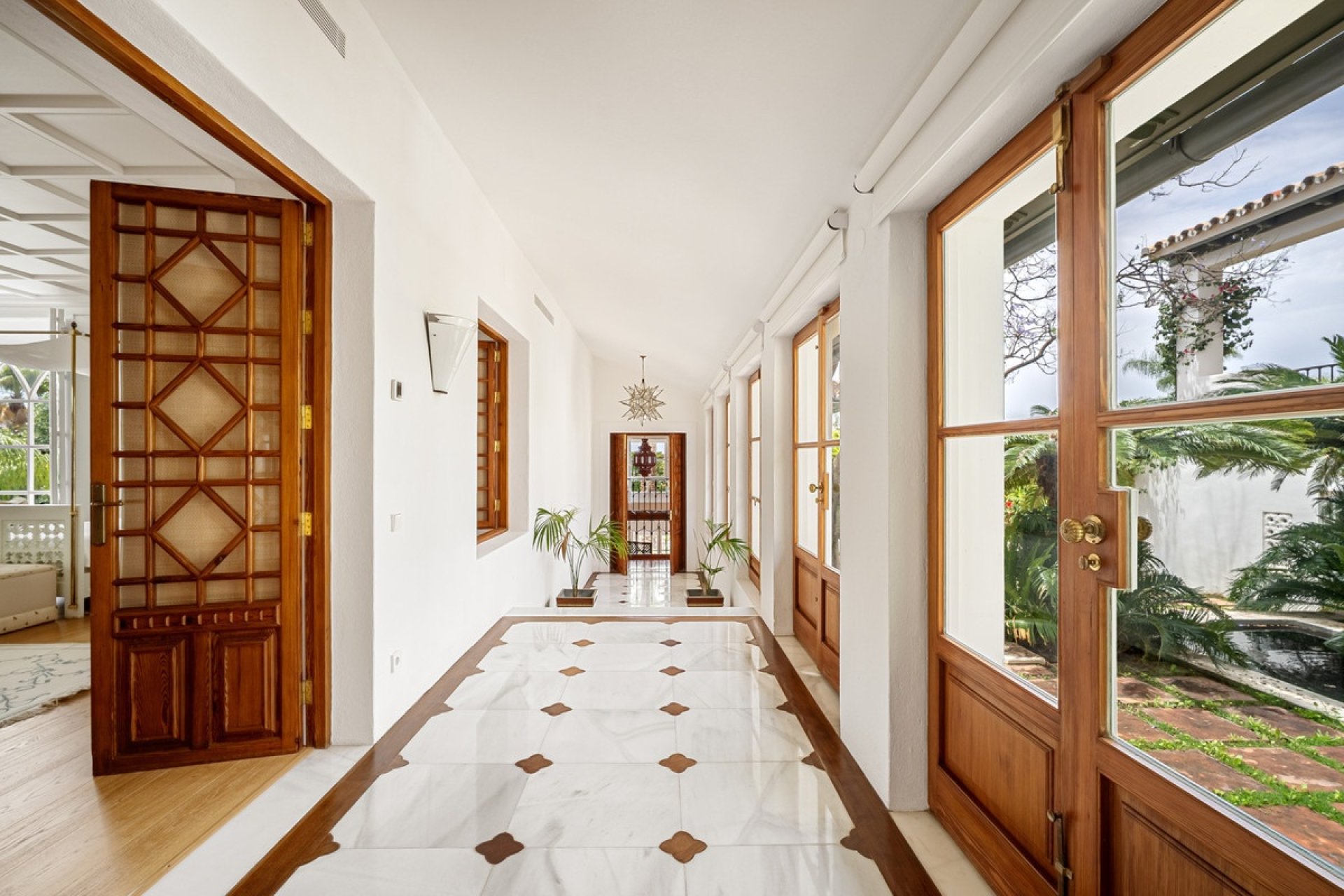 Resale - Villa - Marbella - Sierra Blanca