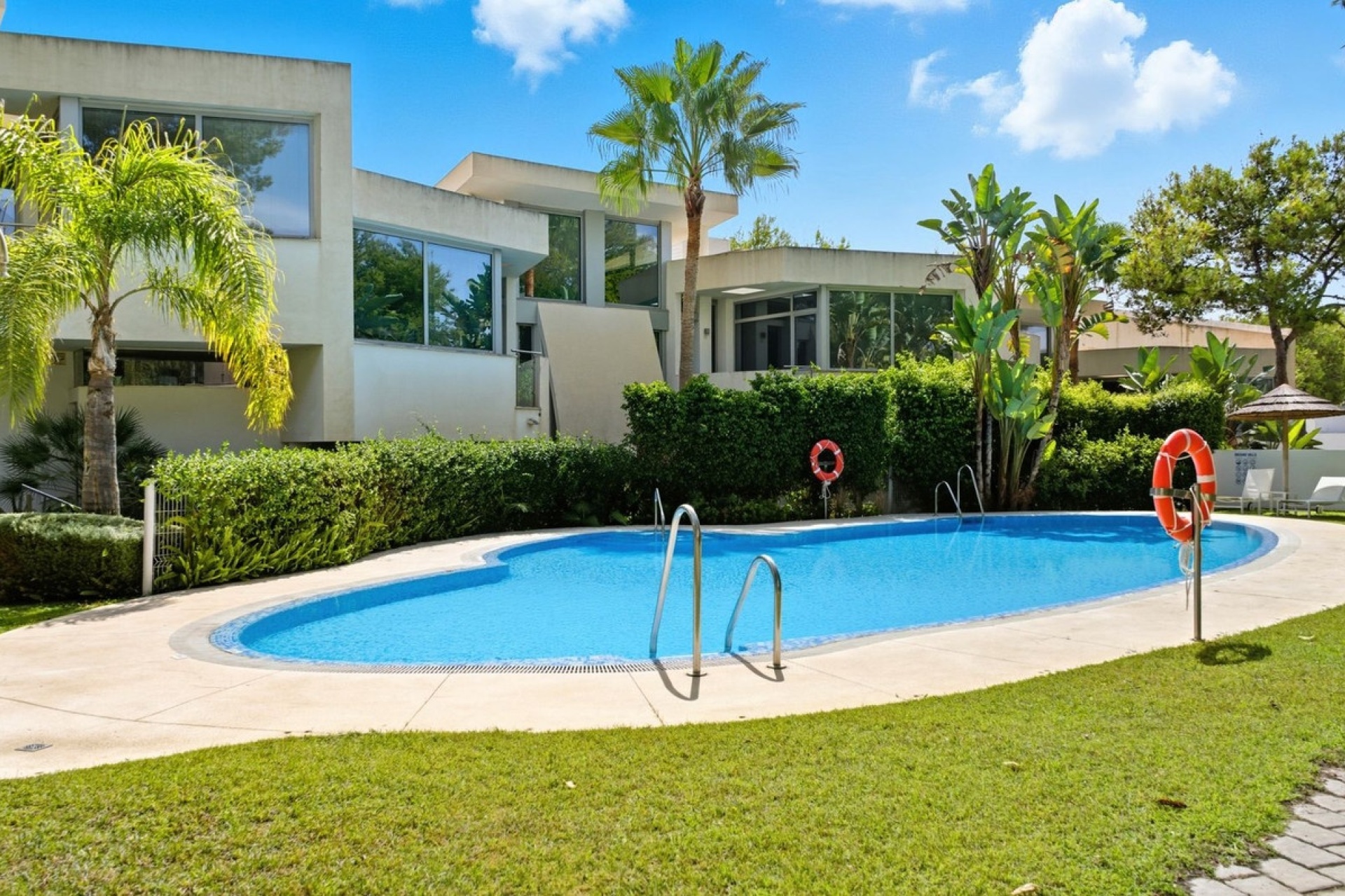Resale - Villa - Marbella - Sierra Blanca