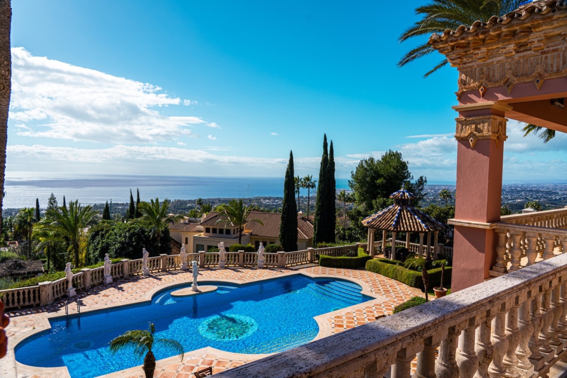 Resale - Villa - Marbella - Sierra Blanca