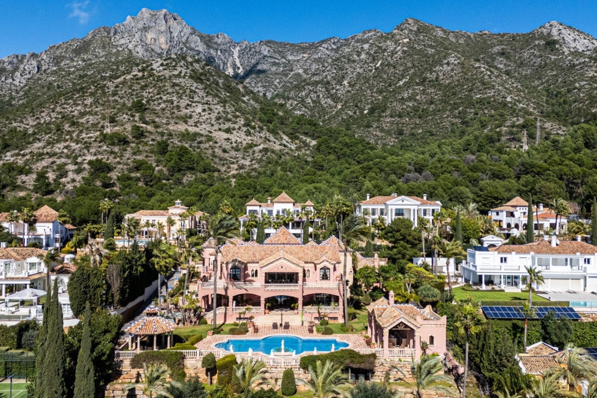 Resale - Villa - Marbella - Sierra Blanca