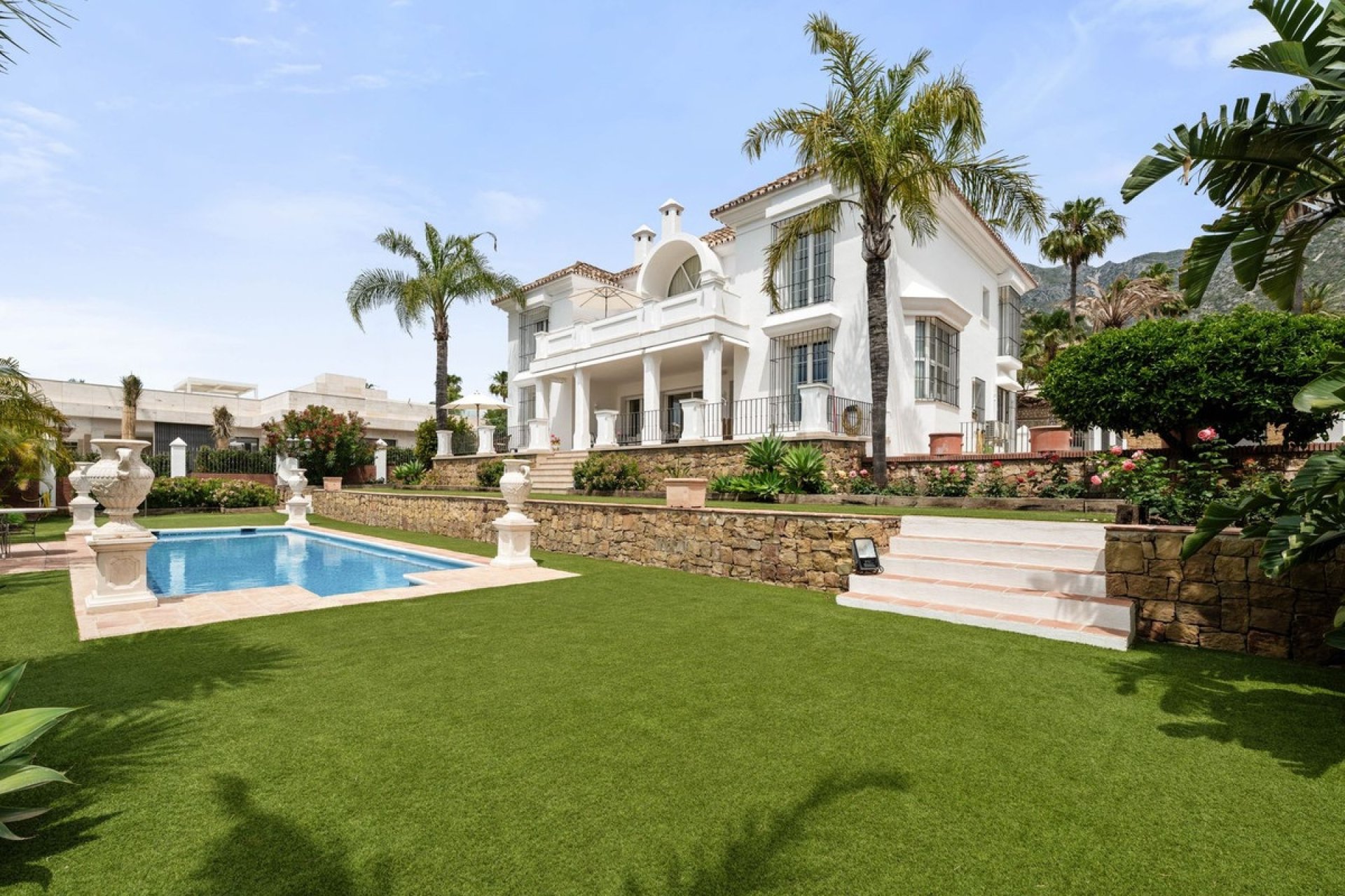 Resale - Villa - Marbella - Sierra Blanca