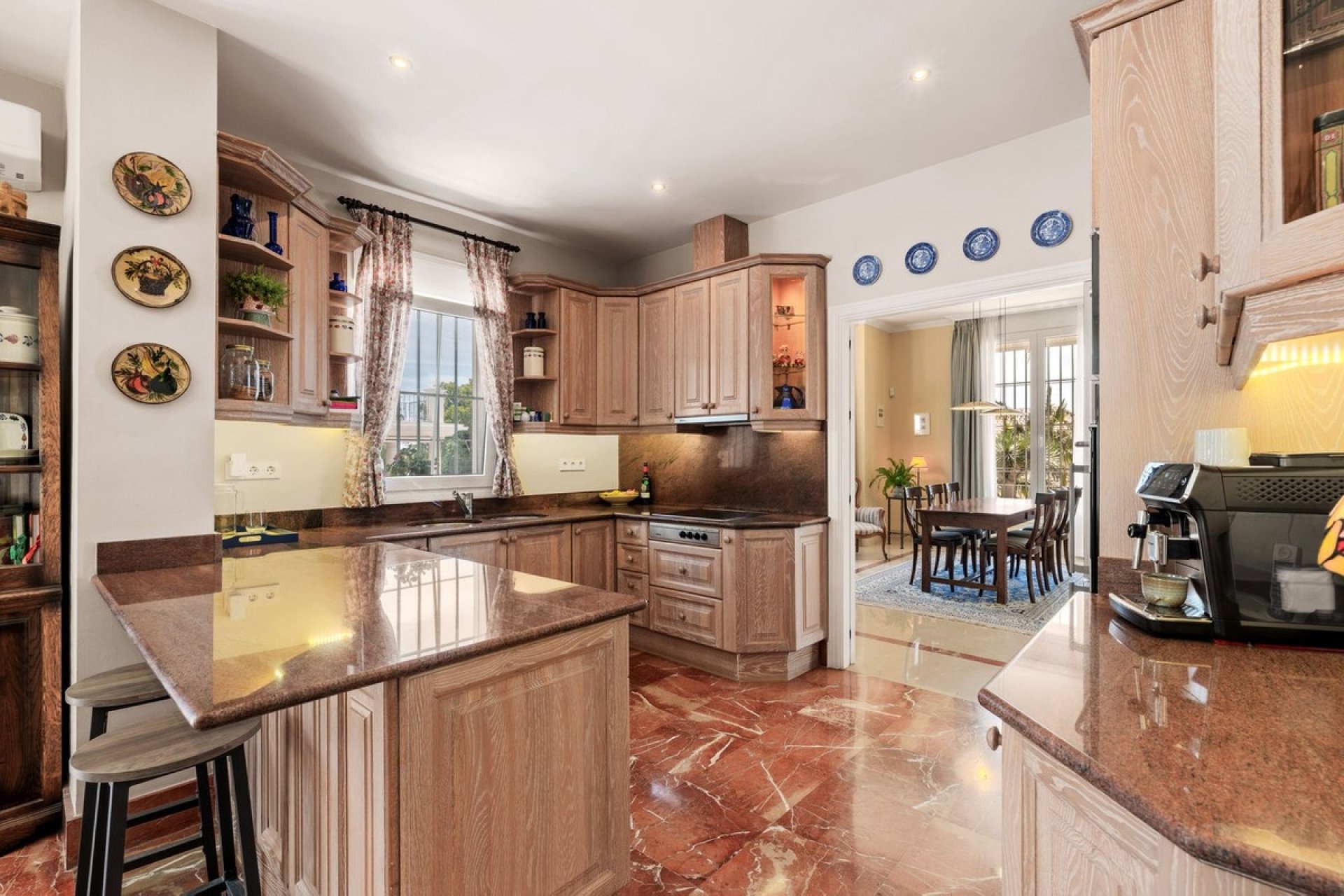Resale - Villa - Marbella - Sierra Blanca