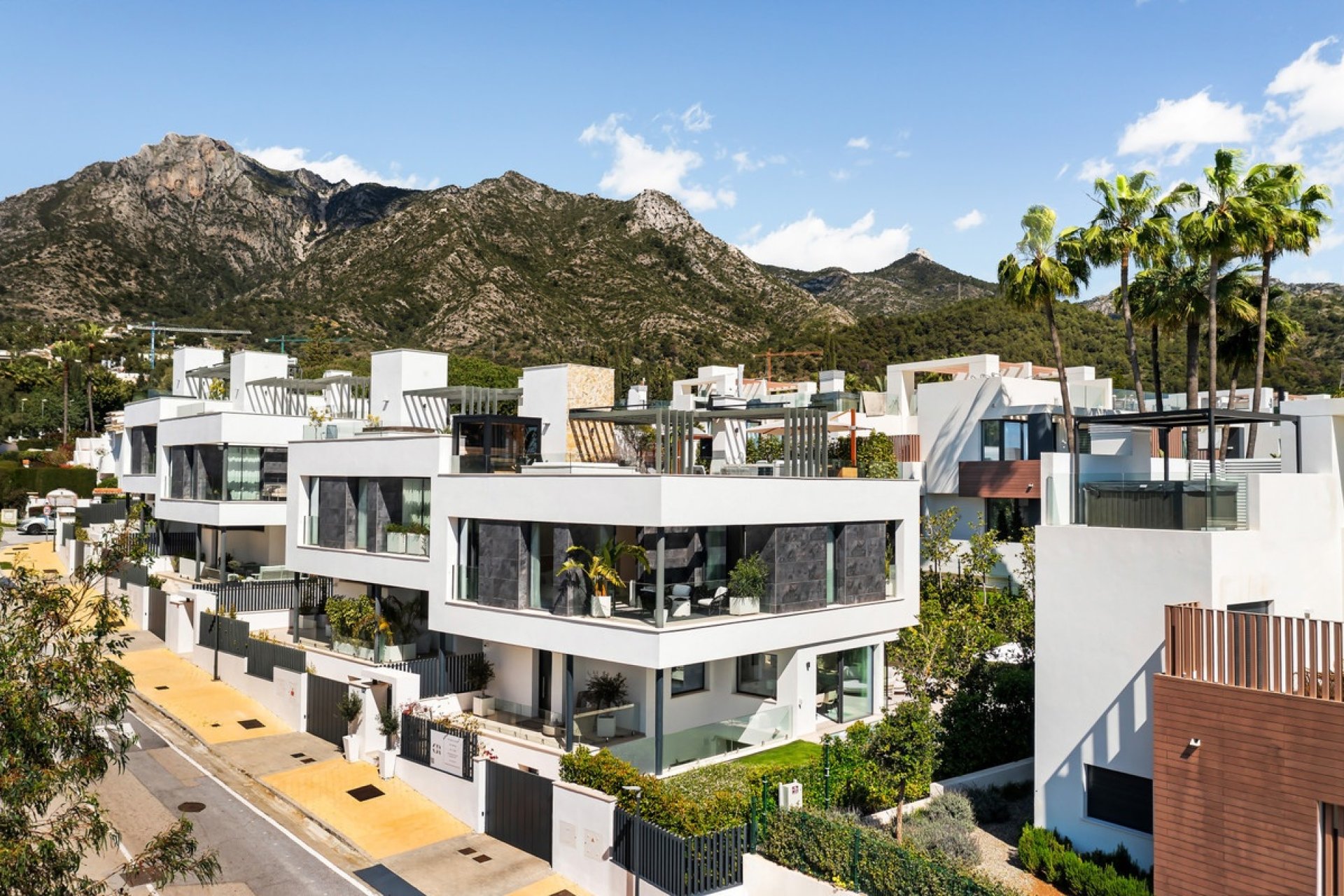 Resale - Villa - Marbella - Sierra Blanca