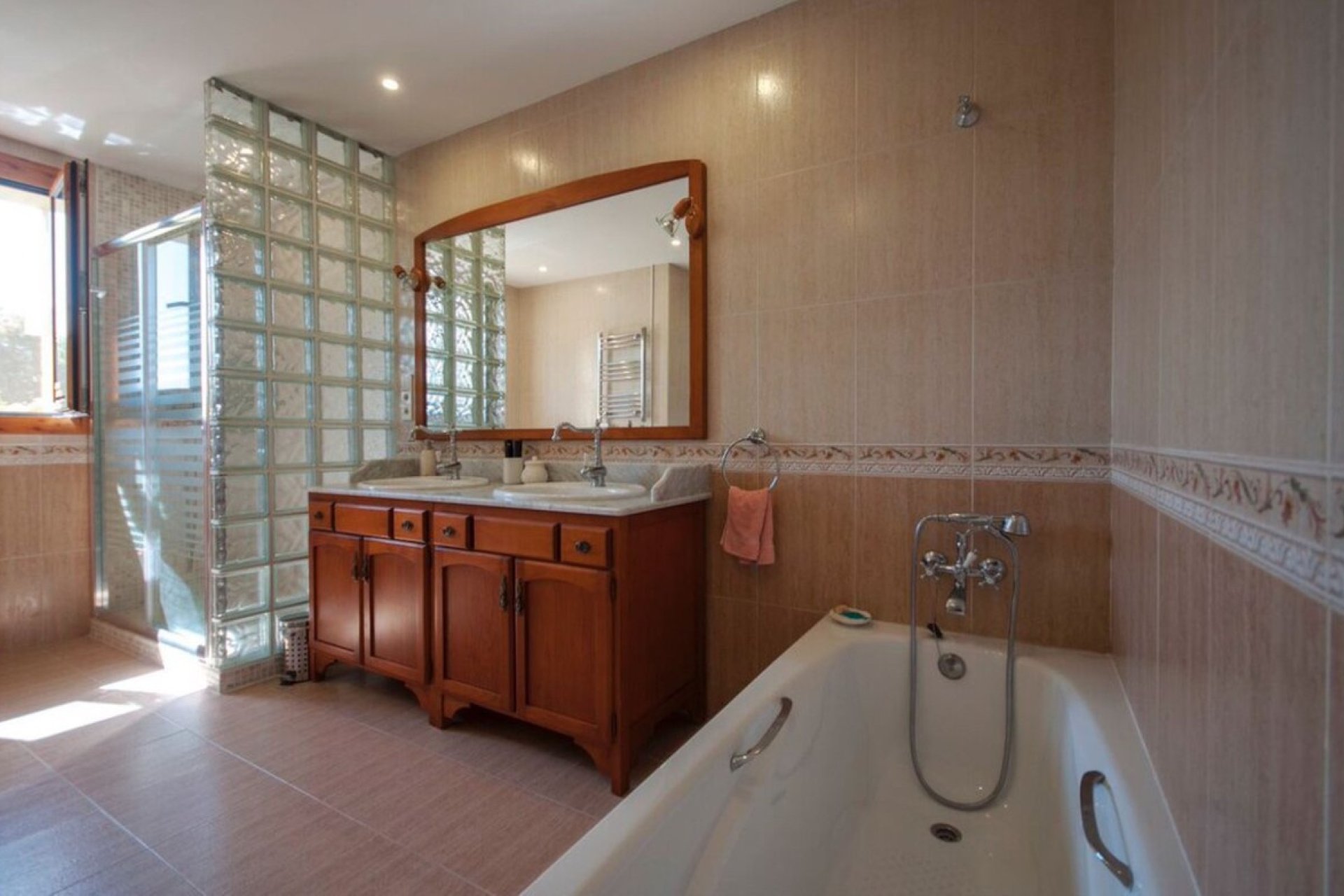 Resale - Villa - Marbella - Sierra Blanca