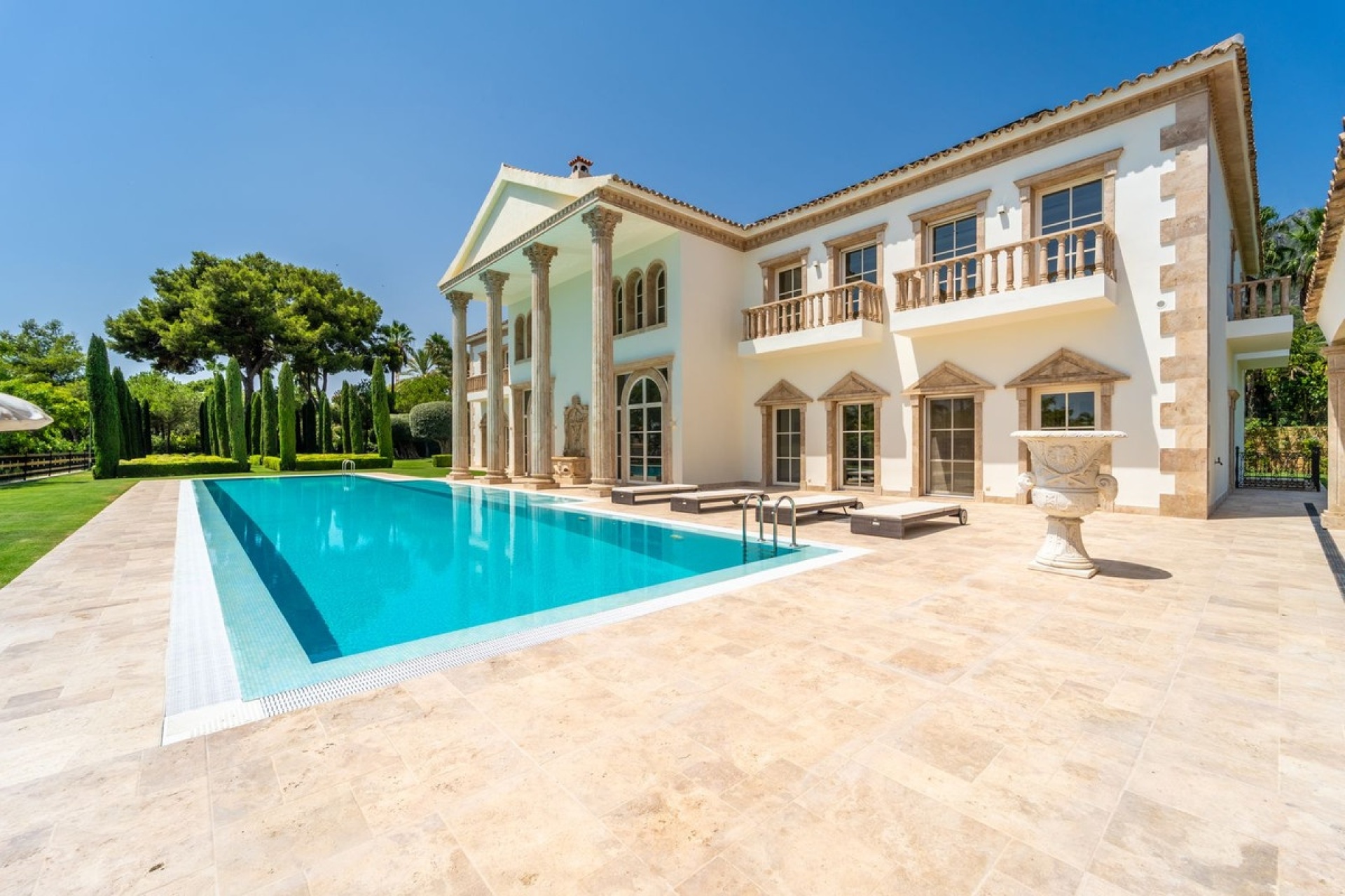 Resale - Villa - Marbella - Sierra Blanca