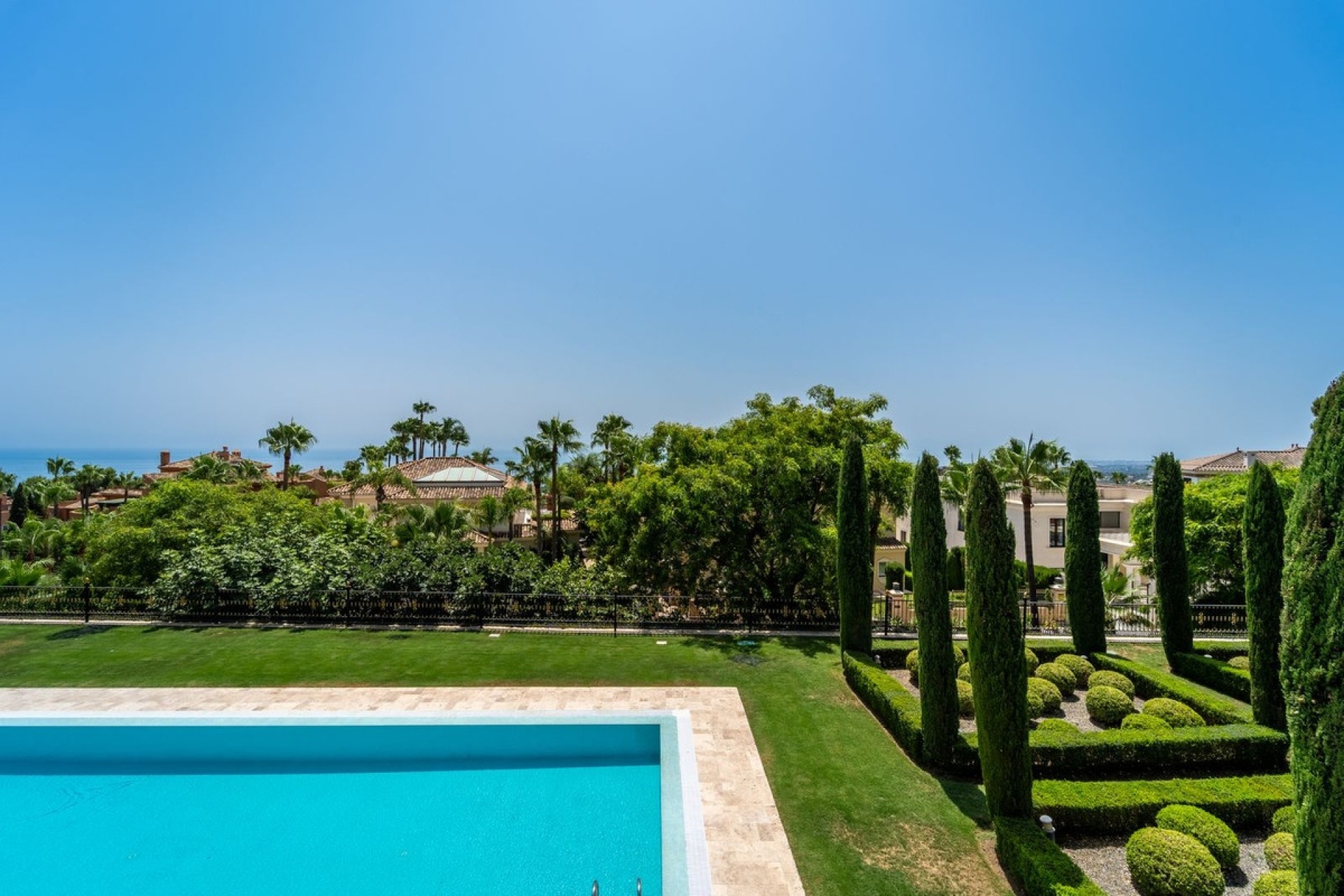 Resale - Villa - Marbella - Sierra Blanca