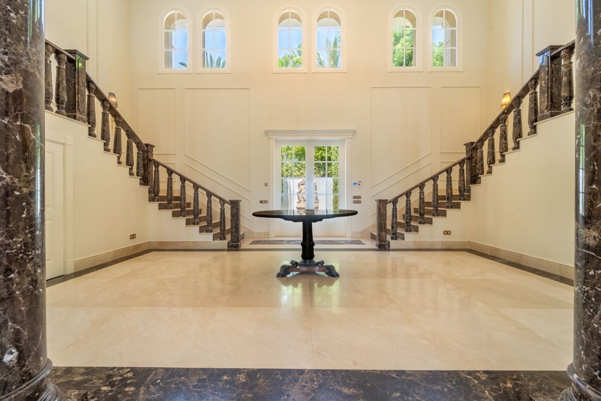 Resale - Villa - Marbella - Sierra Blanca