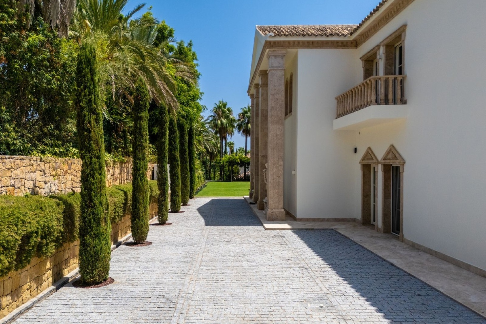 Resale - Villa - Marbella - Sierra Blanca