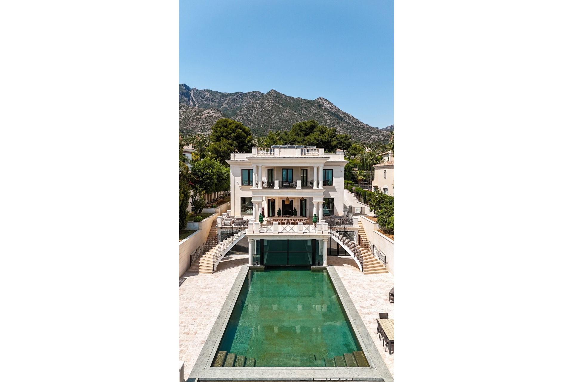 Resale - Villa - Marbella - Sierra Blanca