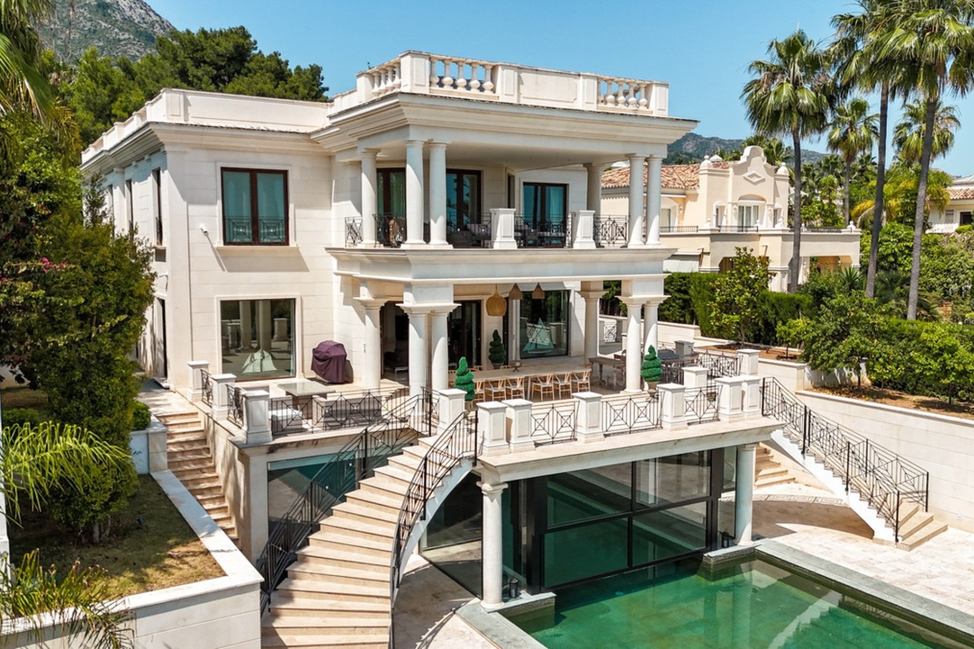 Resale - Villa - Marbella - Sierra Blanca