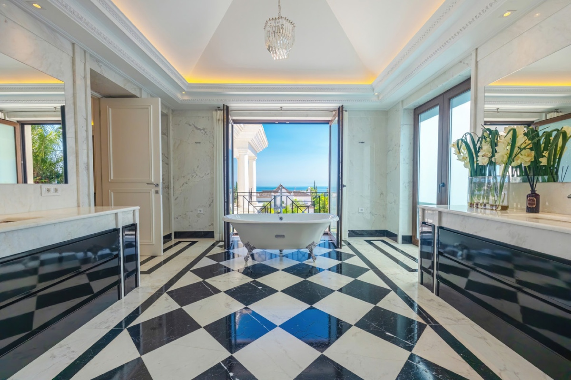 Resale - Villa - Marbella - Sierra Blanca