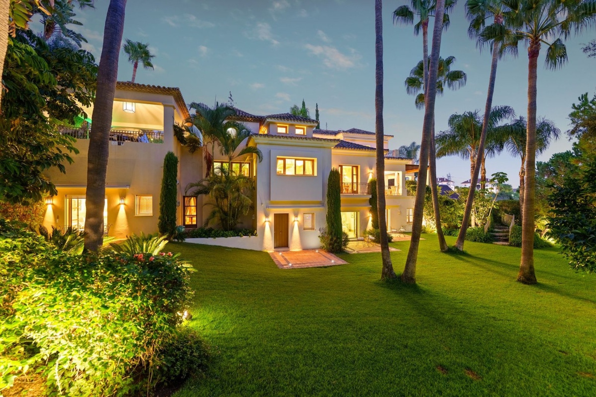 Resale - Villa - Marbella - The Golden Mile