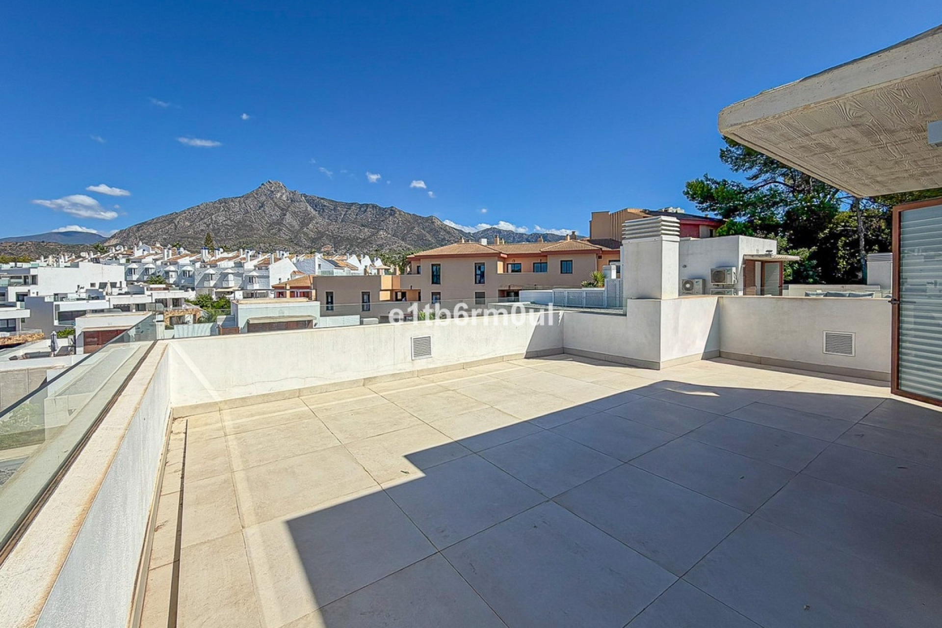 Resale - Villa - Marbella - The Golden Mile