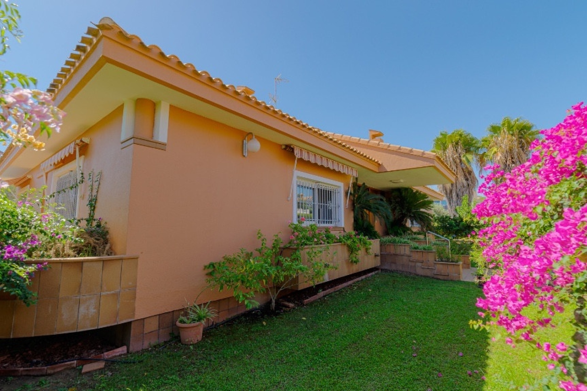 Resale - Villa - Orihuela - Campoamor